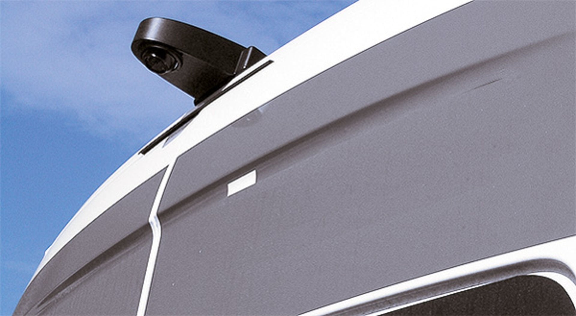 EAN 4041044220906 - Axion DBC 114080 Y cámara de visión trasera para coche Alámbrico imagen 2
