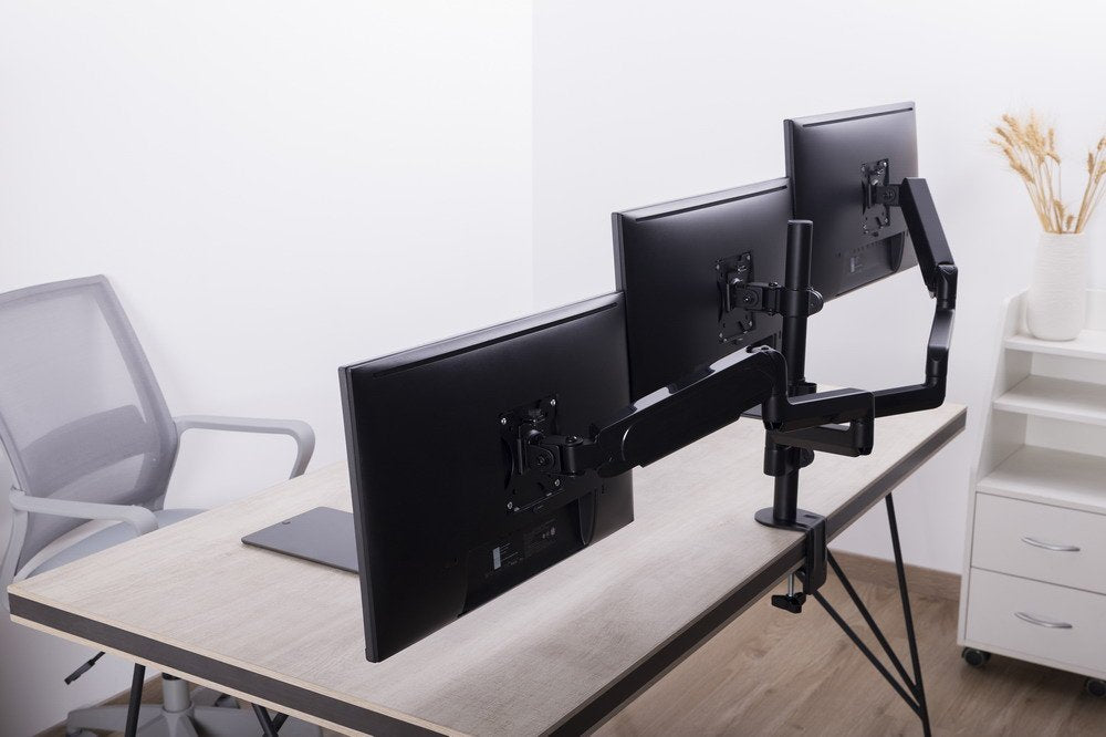 Gembird Desk Mounted Adjustable Mounting Arm For 3 Monitors - Full-Motion