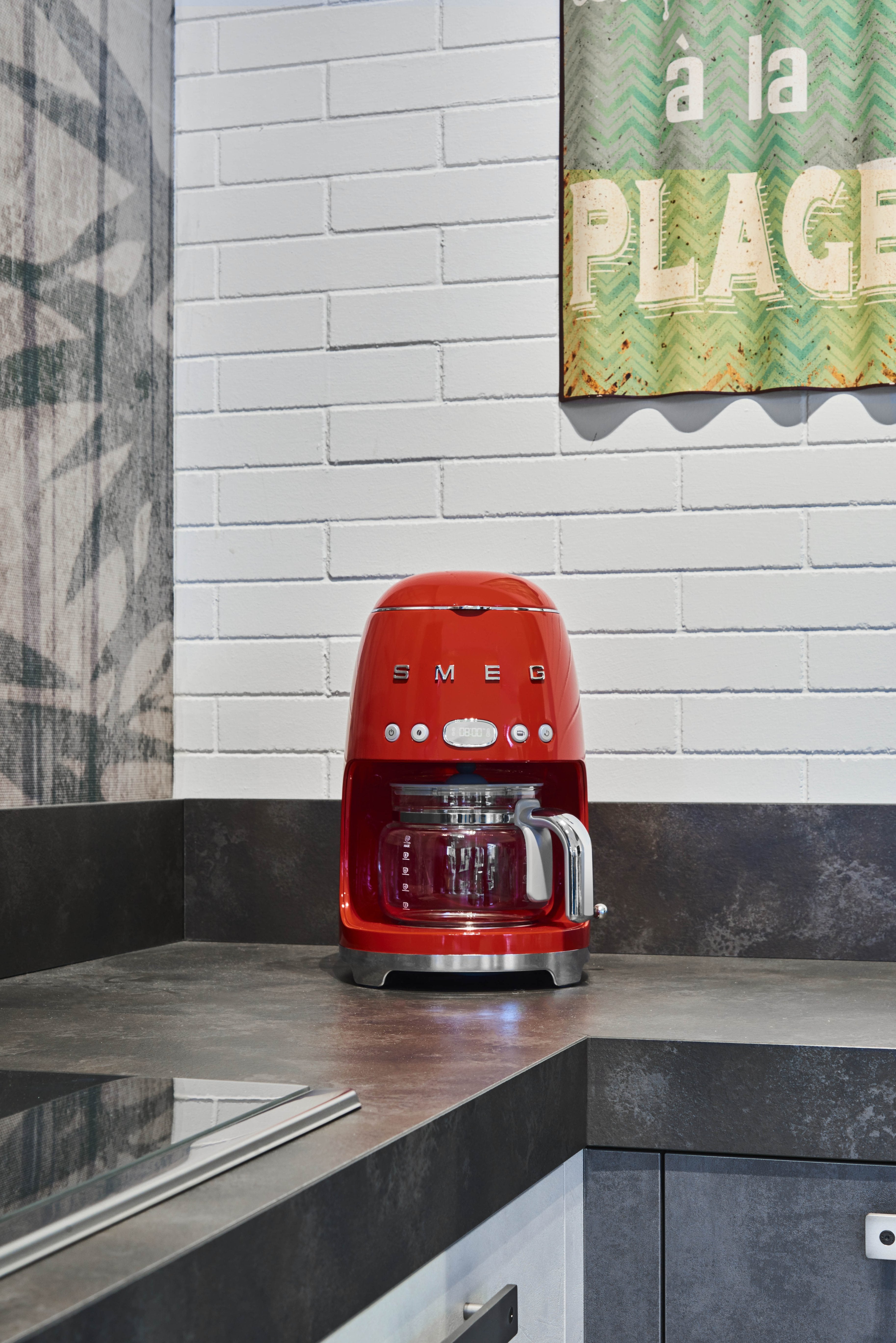 EAN 8017709280505 - Smeg DCF02RDEU cafetera eléctrica Totalmente automática Cafetera de filtro 1,4 L imagen 8