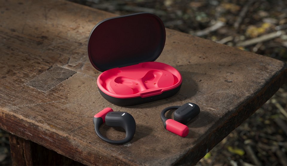 Auriculares Deportivos Bluetooth Philips Taa6709bk Con Estuche De Carga Autonomía 7h Negros Y Rojos