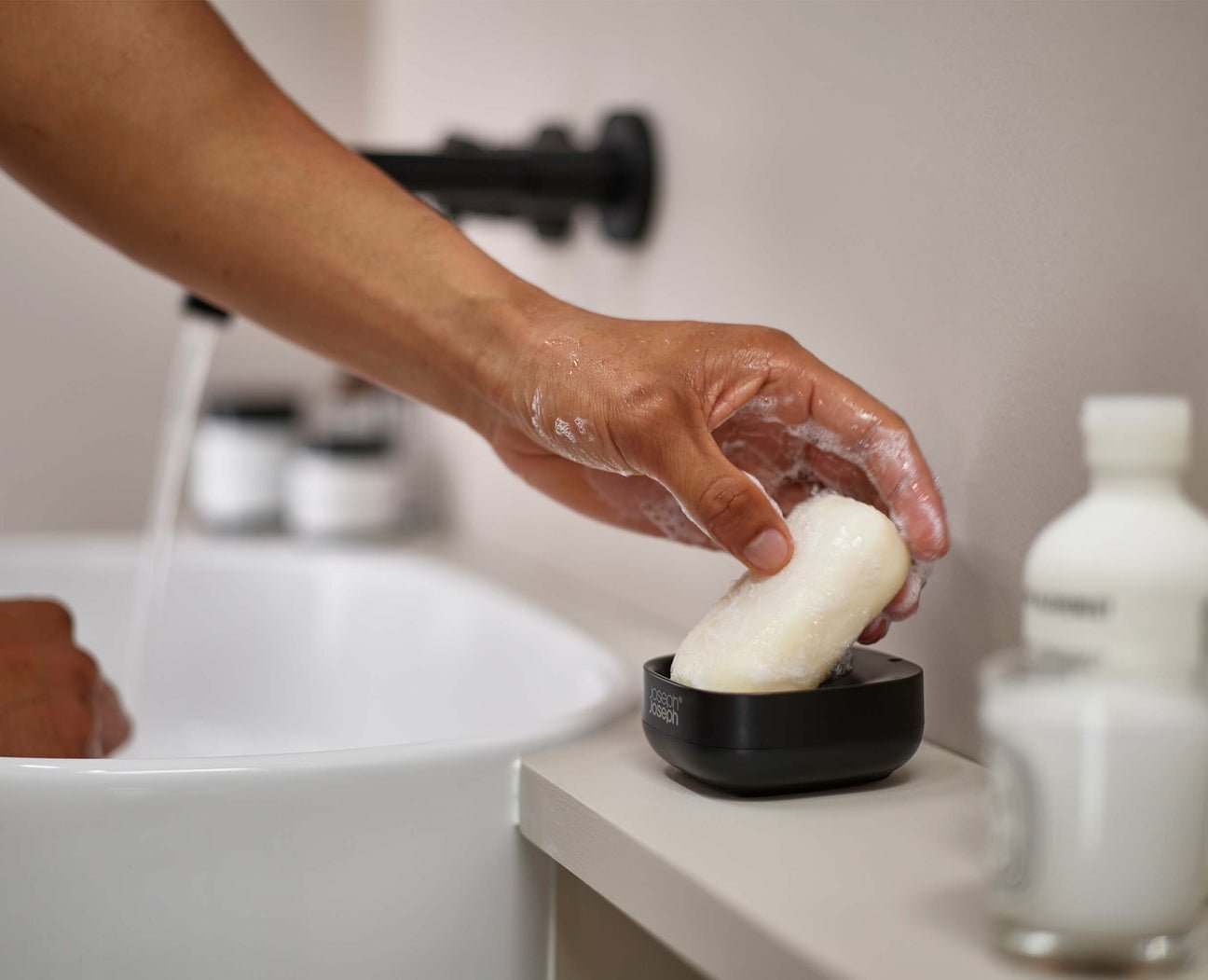 Joseph Joseph Slim Compact Soap Dish Black
