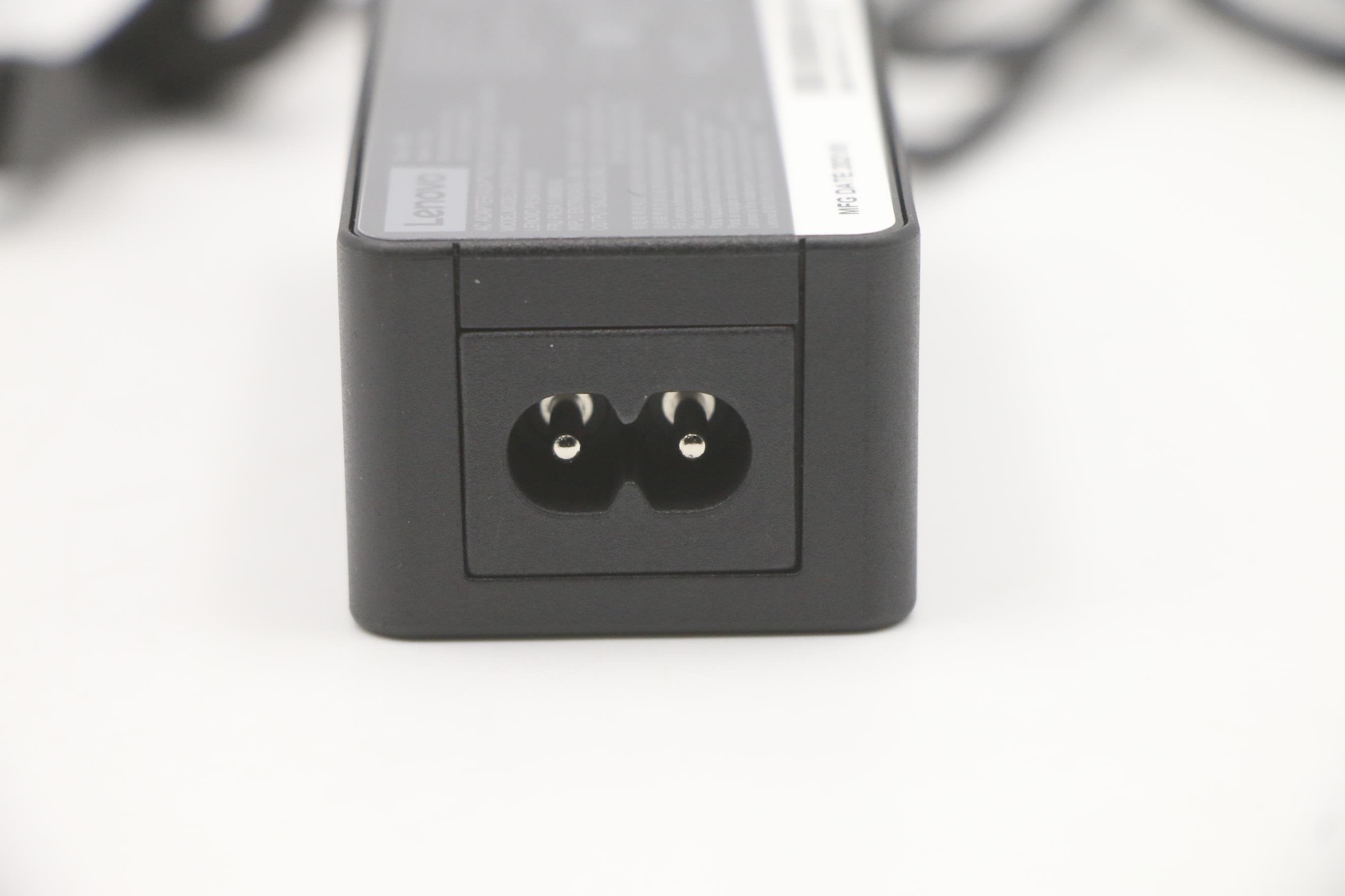 EAN 5704174263333 - Lenovo 5A10W86243 adaptador e inversor de corriente Interior 45 W Negro imagen 5