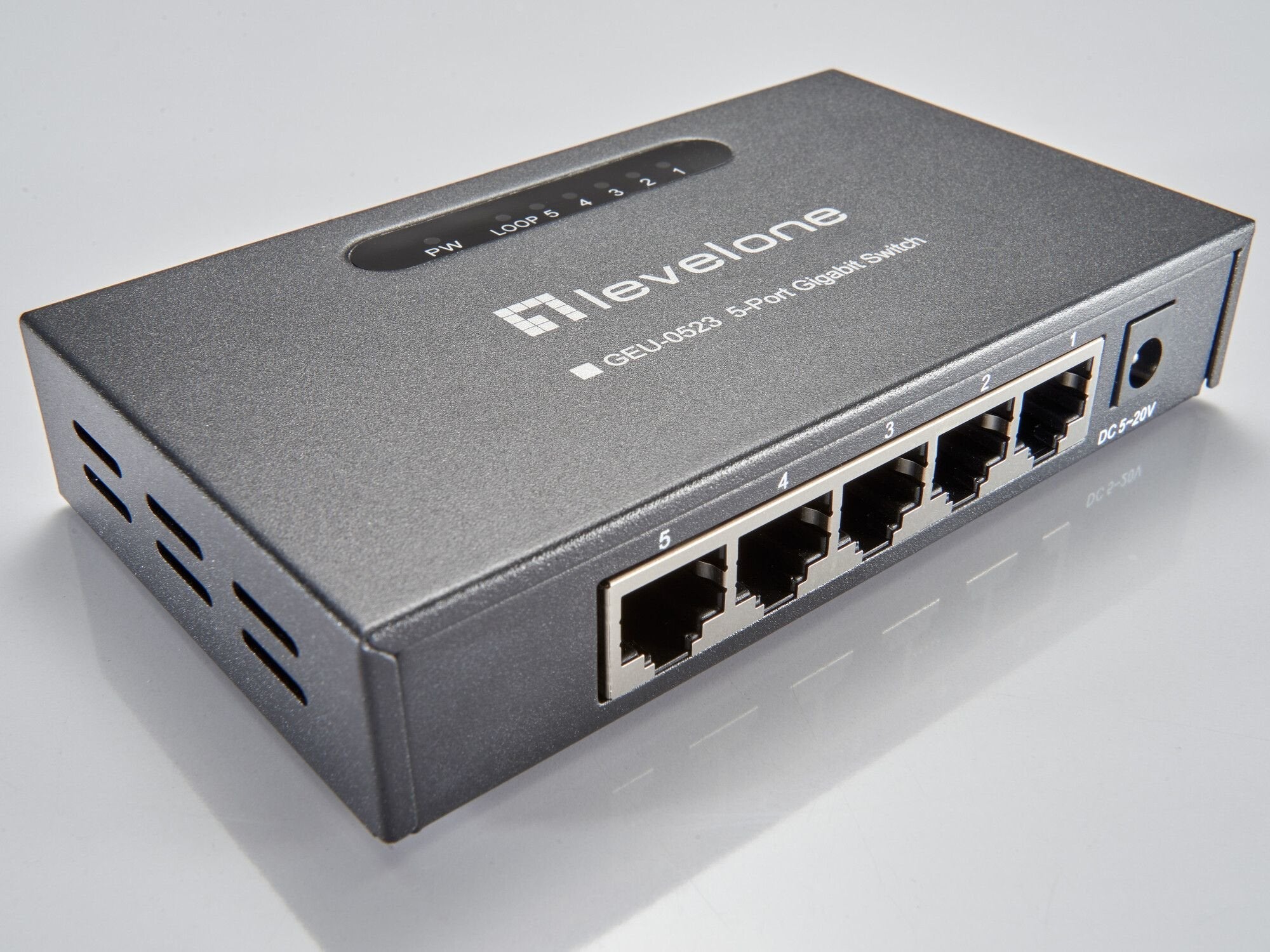 Switch Levelone 5x Ge Geu-0523 Gigabit Metal