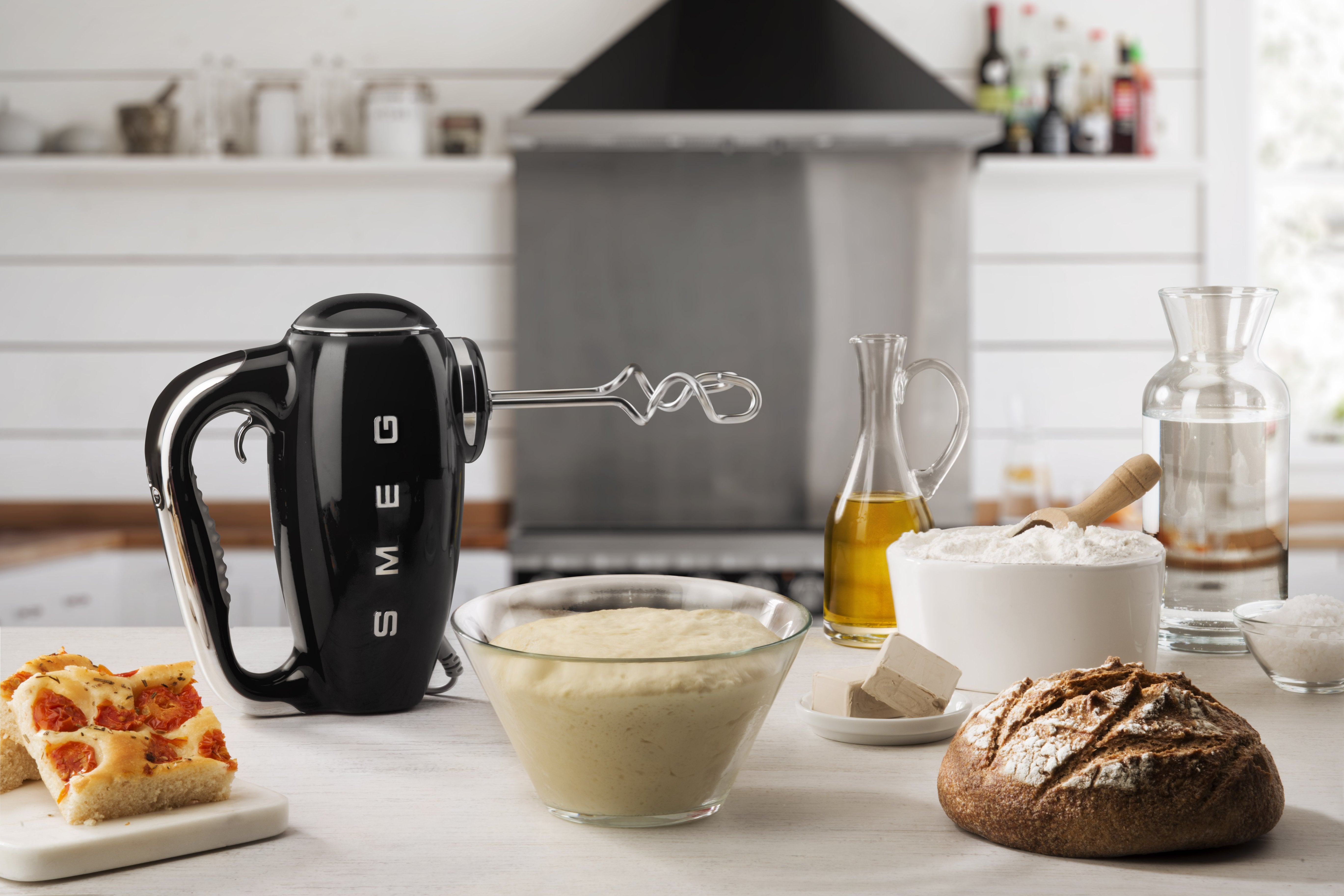EAN 8017709301835 - Smeg HMF01BLEU batidora Batidora de mano 250 W Negro imagen 9