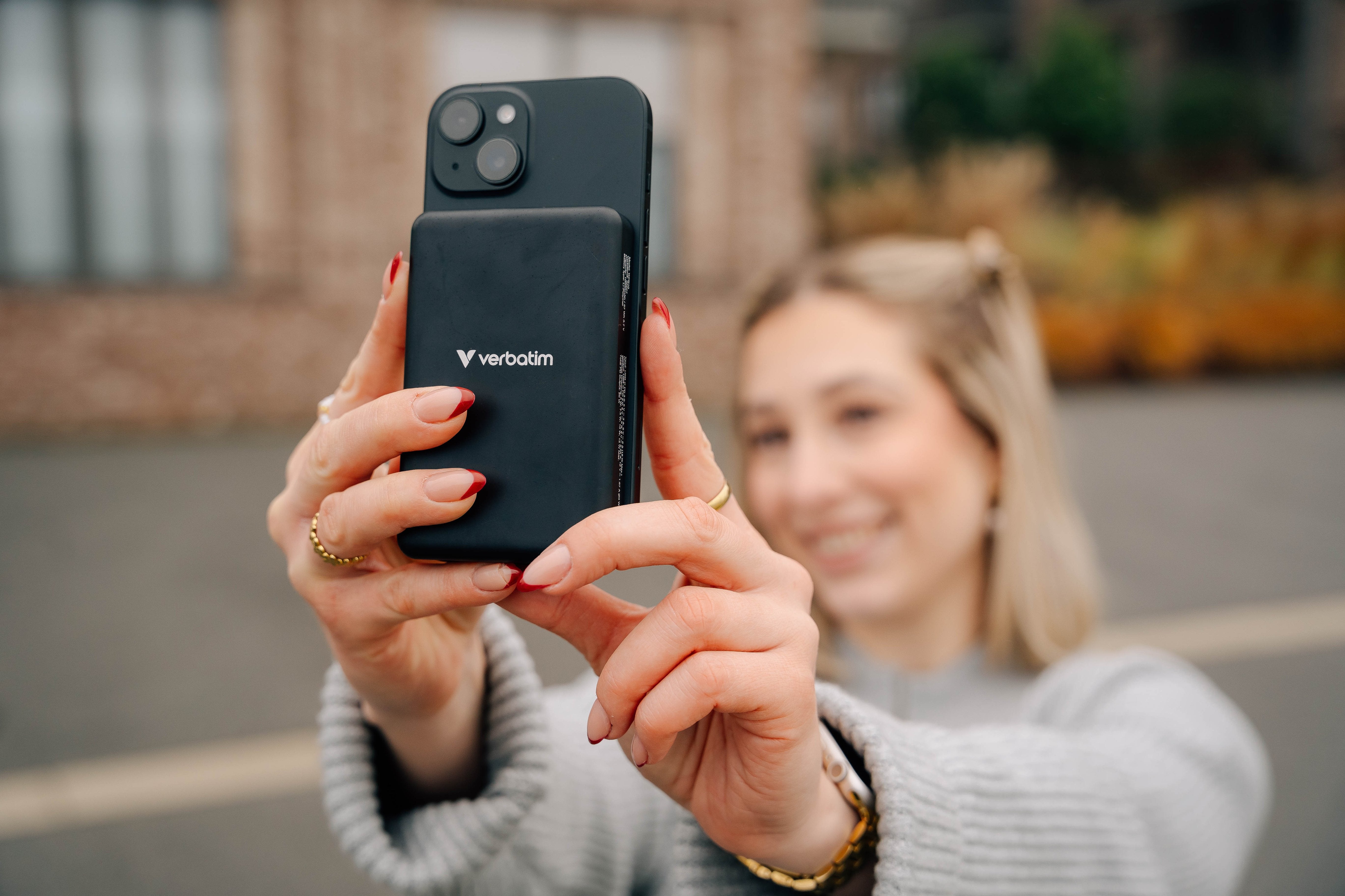 EAN 0023942322252 - Verbatim Charge 'n' Go Essentials 5000 mAh Cargador inalámbrico Negro imagen 4