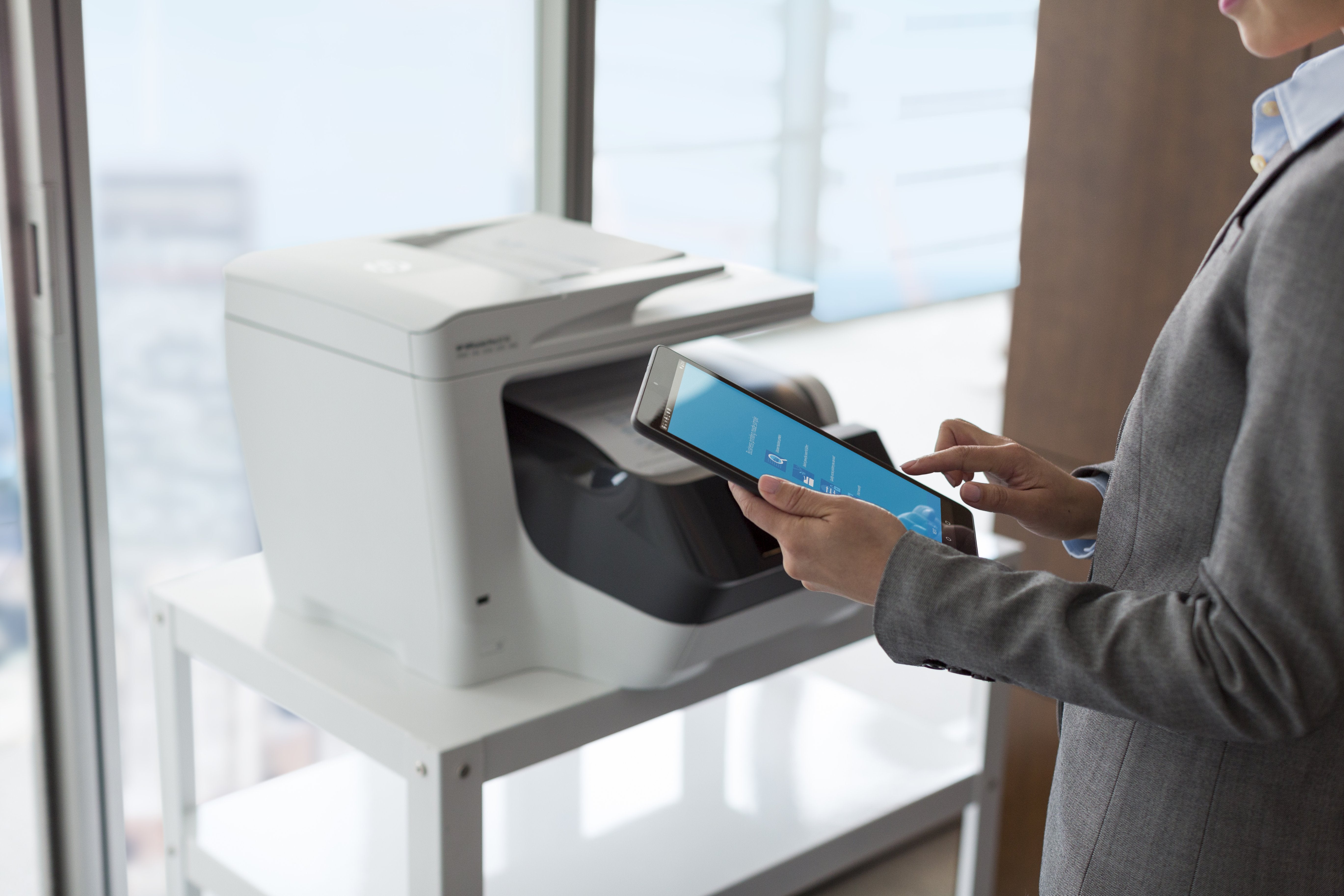 EAN 0889894310675 - HP OfficeJet Pro 8730 All-in-One Printer Inyección de tinta térmica A4 2400 x 1200 DPI 24 ppm imagen 7