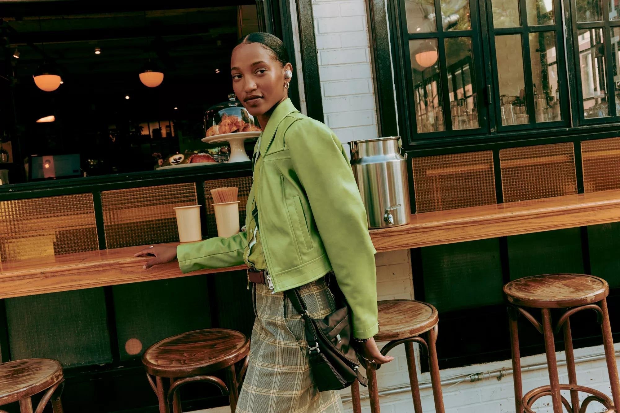 EAN 0017817853439 - Bose 888507-0200 auricular y casco Auriculares True Wireless Stereo (TWS) Diadema Bluetooth Blanco imagen 13