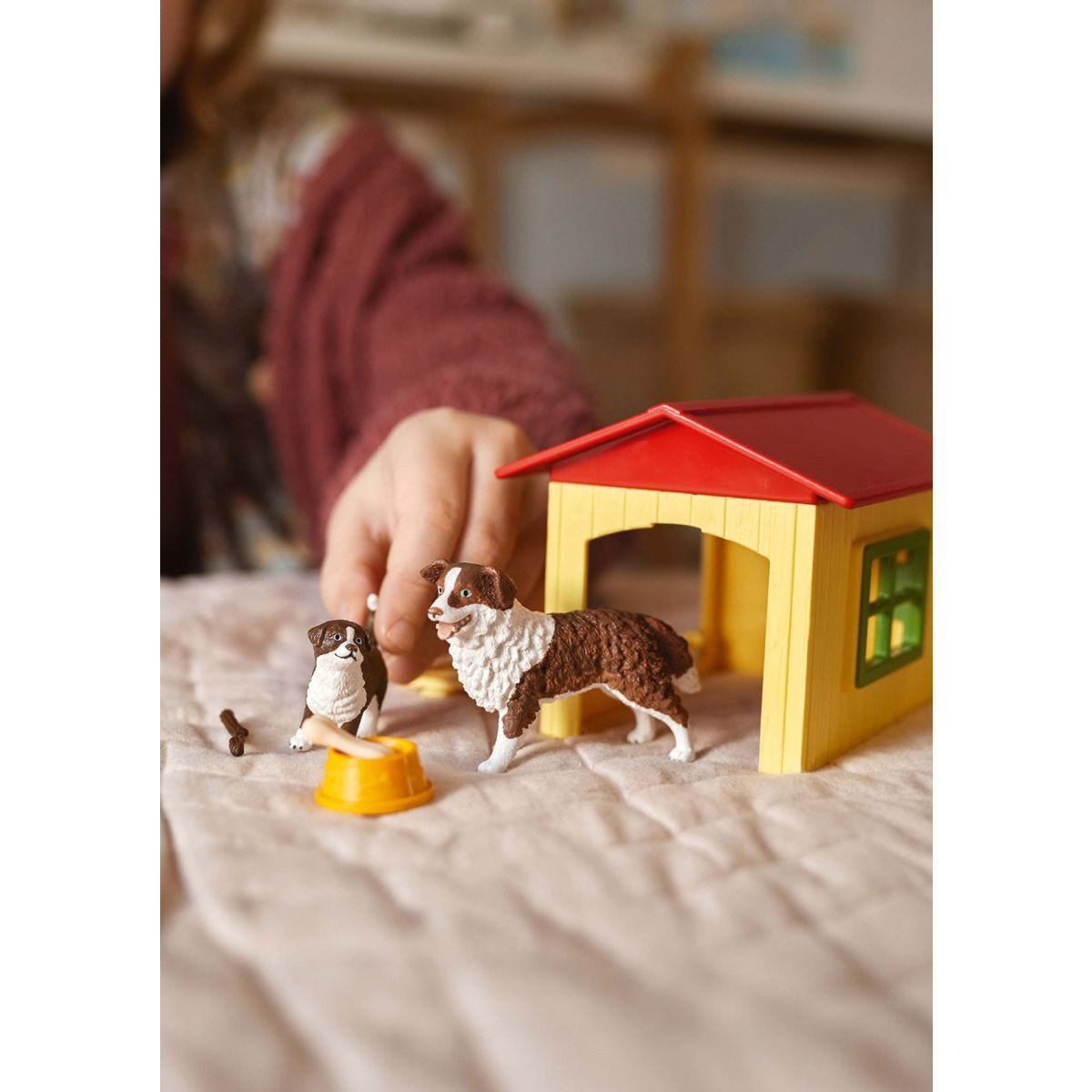 EAN 4059433558882 - schleich Friendly Dog House imagen 3