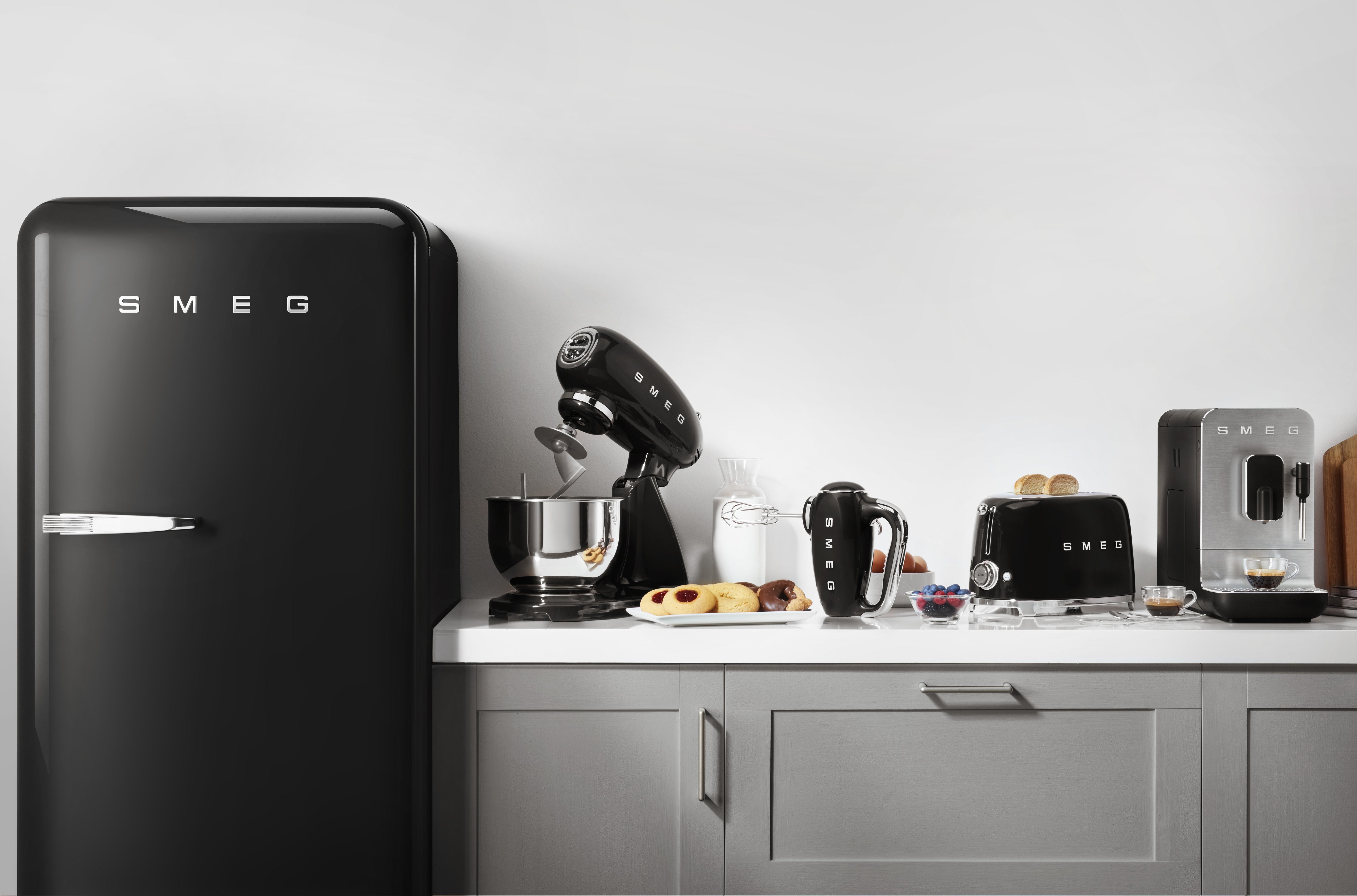 EAN 8017709334734 - Smeg BCC11BLMEU cafetera eléctrica Totalmente automática Máquina espresso 1,4 L imagen 22