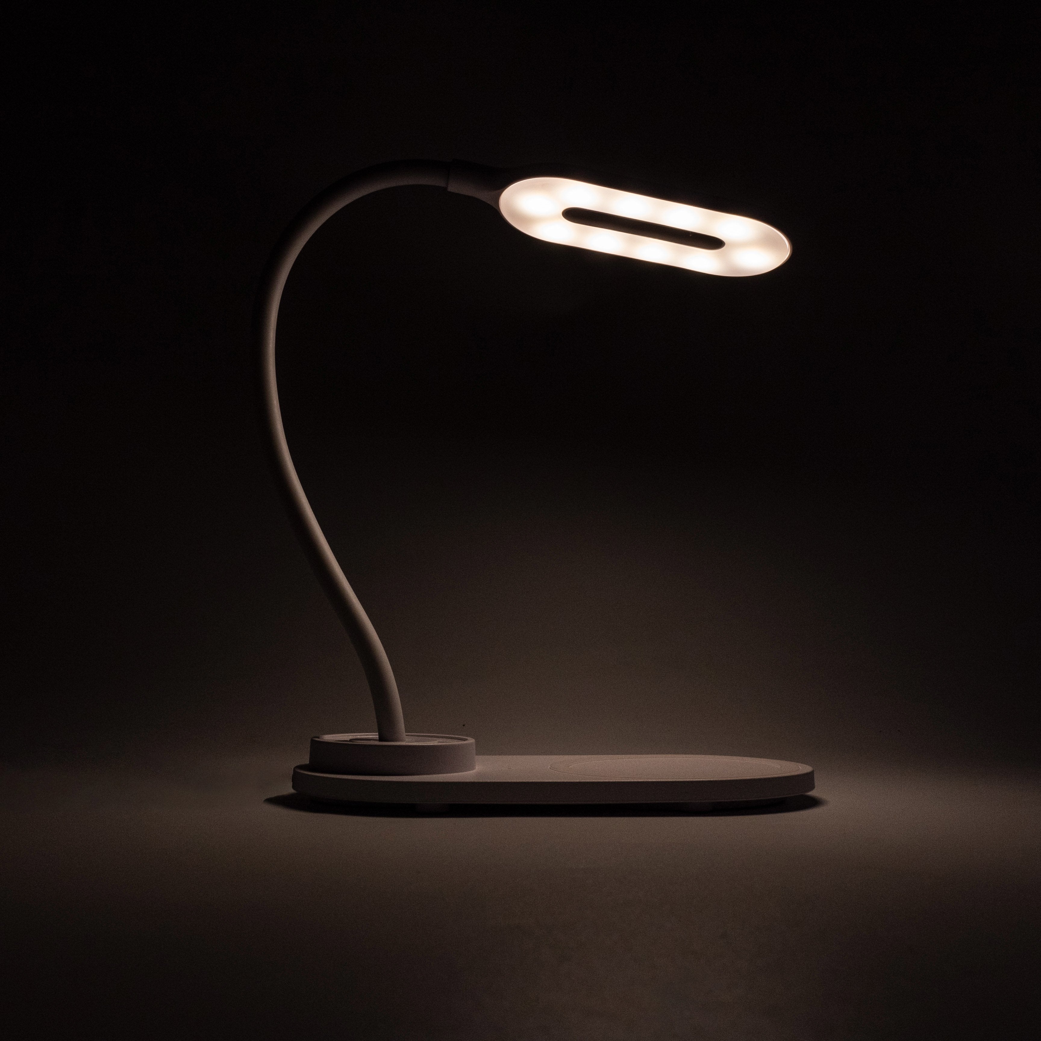 Lampara Led Denver Lqi - 55 Con Cargador De Movil Inalambrico - 3 Tonos De Luz