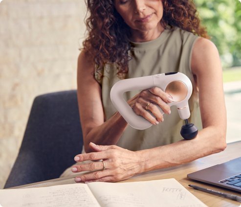 EAN 0840295402017 - Therabody Theragun Sense masajeador Universal Negro, Blanco imagen 5