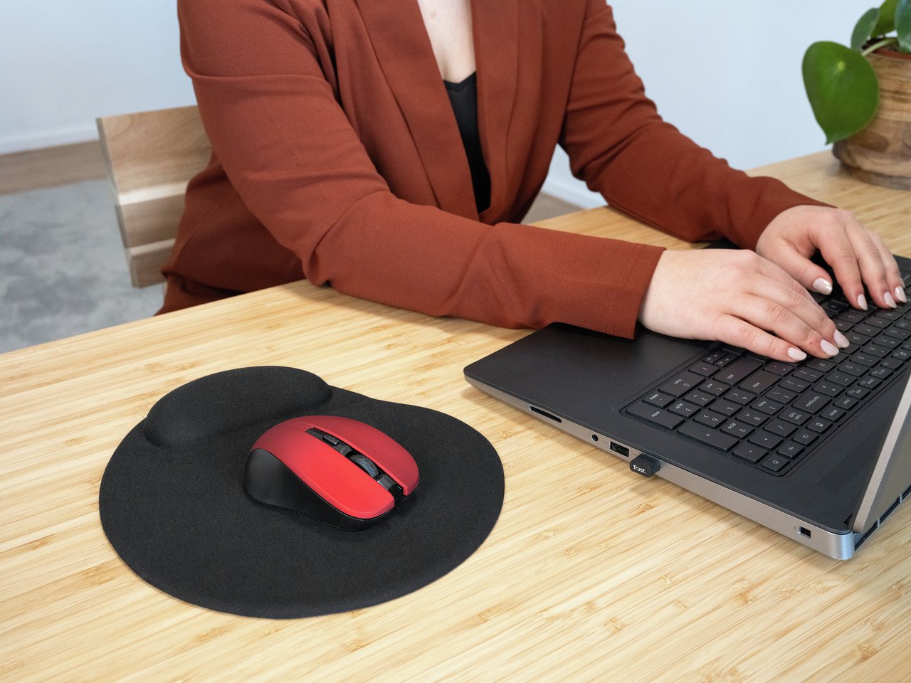 Ratón Inalambrico Trust Mydo Silent Red Alcance 10m Ambidiestro Microusb 21871