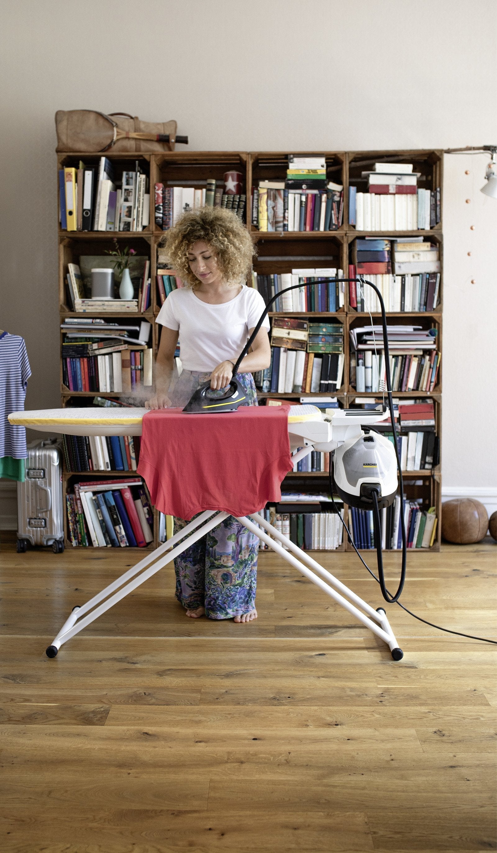 Limpiador A Vapor Kärcher Sc 4 Easyfix Iron Blanco Negro, 2.000 W, Incl. Plancha De Vapor A Presión 1.512-631.0