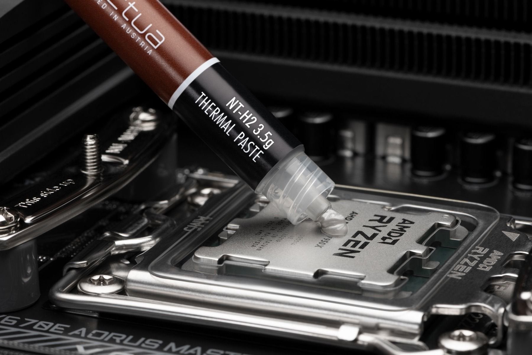 EAN 9010018201512 - Noctua NT-H2 3.5G AM5 EDITION compuesto disipador de calor Pasta térmica 3,5 g imagen 2