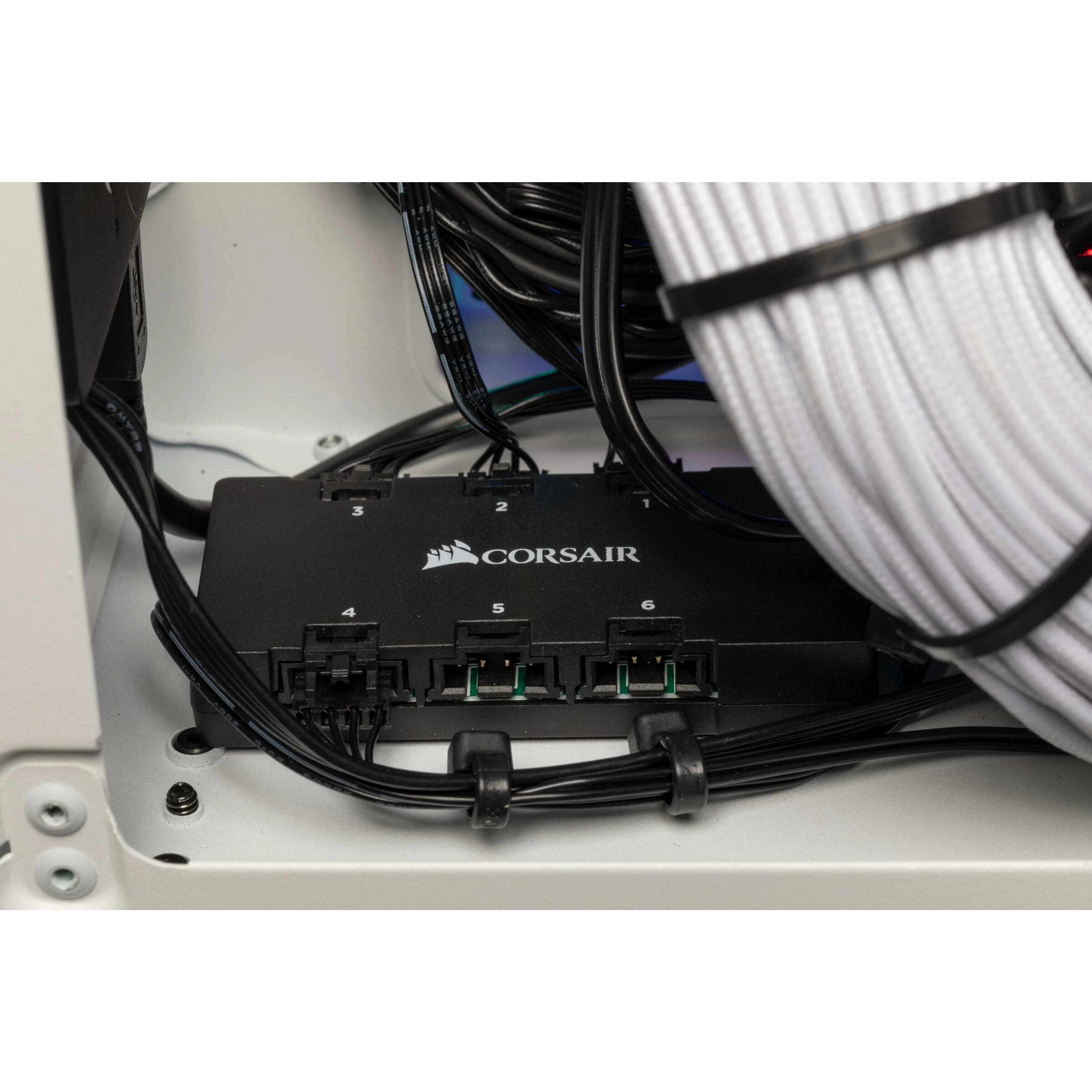 EAN 0843591065238 - Corsair Crystal 280X Blanco imagen 29