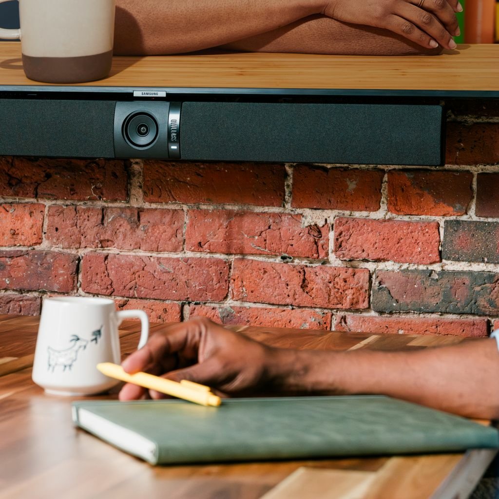 EAN 850022203961 - Owl Labs Owl Bar - Charcoal sistema de video conferencia 30 MP Ethernet Barra de colaboración de vídeo imagen 3