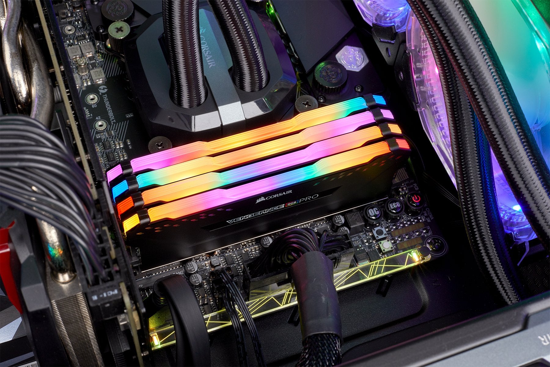 EAN 840006623311 - Corsair Vengeance RGB Pro CMW64GX4M4E3200C16 módulo de memoria 64 GB 4 x 16 GB DDR4 288-pin DIMM imagen 6