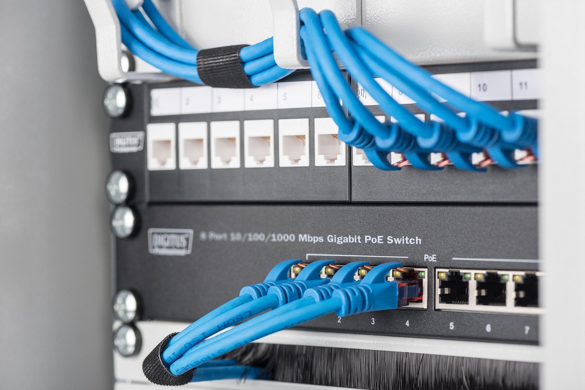 EAN 4016032441038 - Digitus DN-95317 switch No administrado Gigabit Ethernet (10/100/1000) Energía sobre Ethernet (PoE) Gris imagen 2