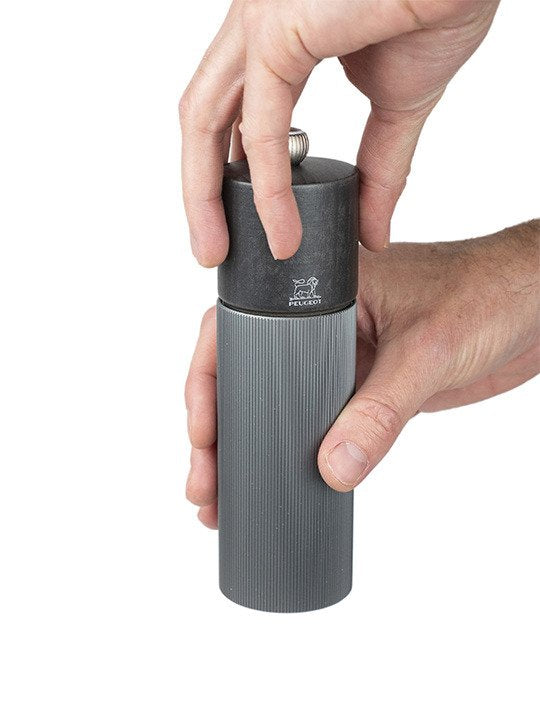 Molinillo De Sal Madera/Aluminio Peugeot Line 18 Cm Grafito