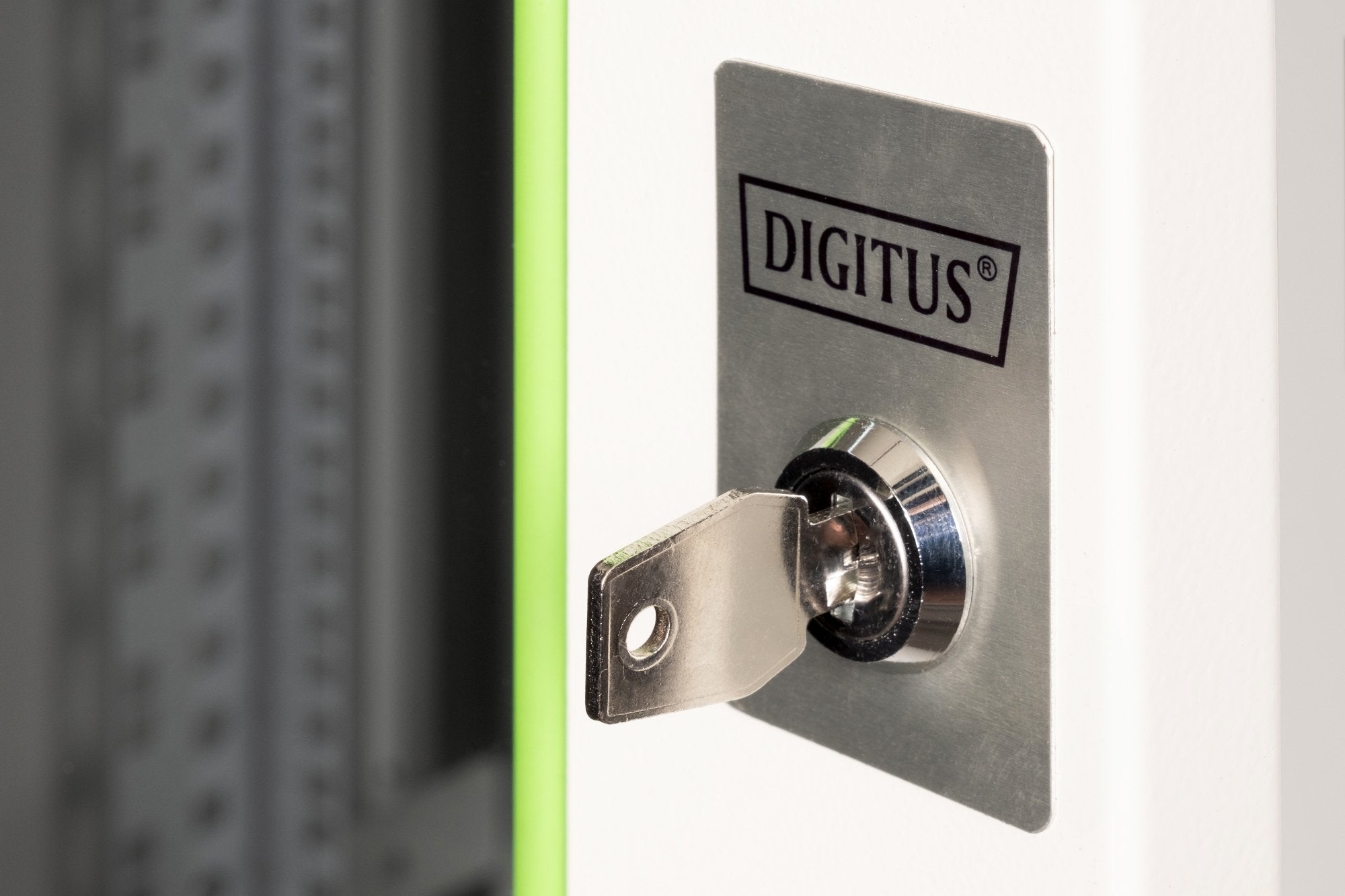 Wall-Mount 19 16u H820xw600xd450