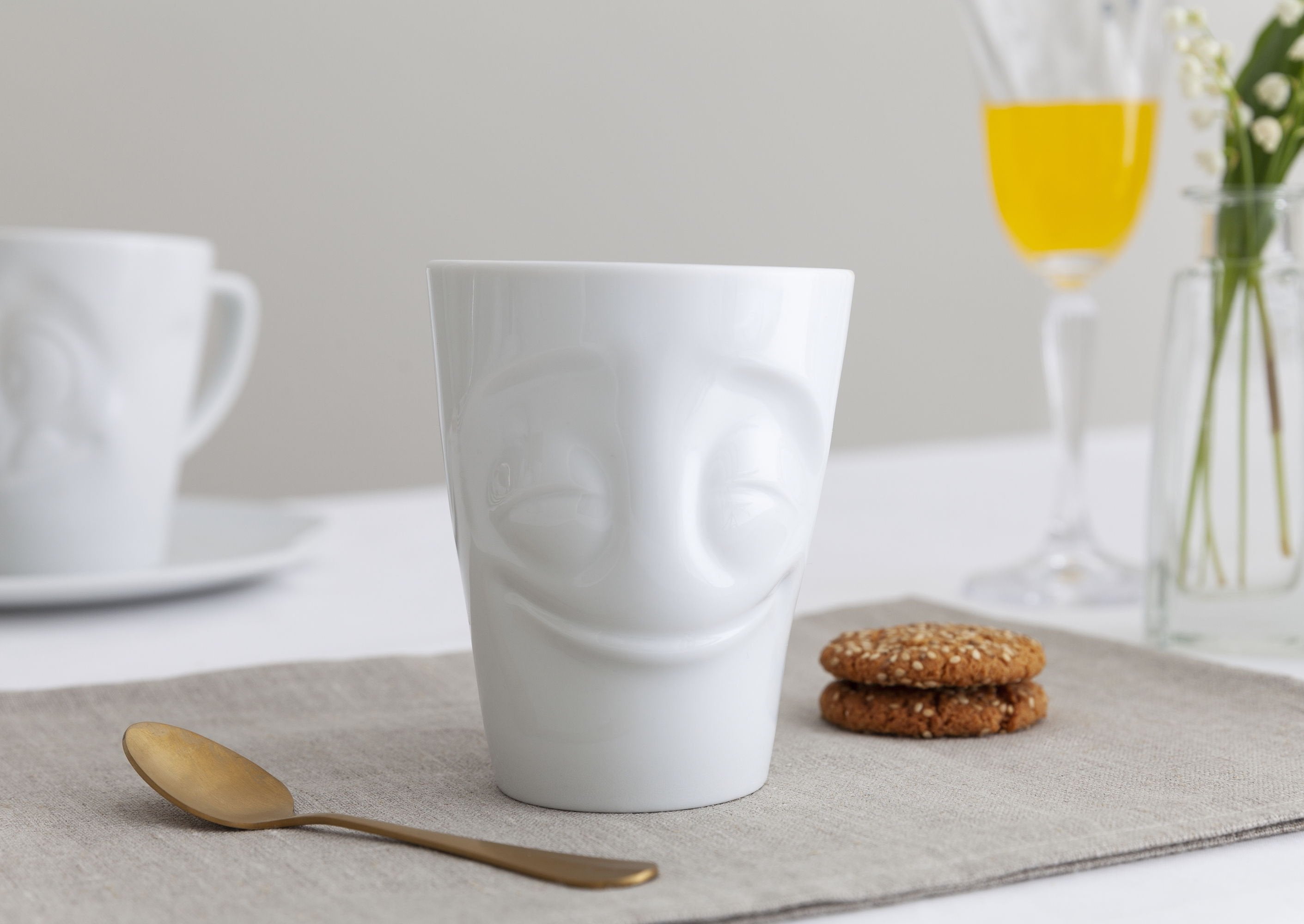 Fiftyeight Henkelbecher 350ml - Vergnügt Blanco