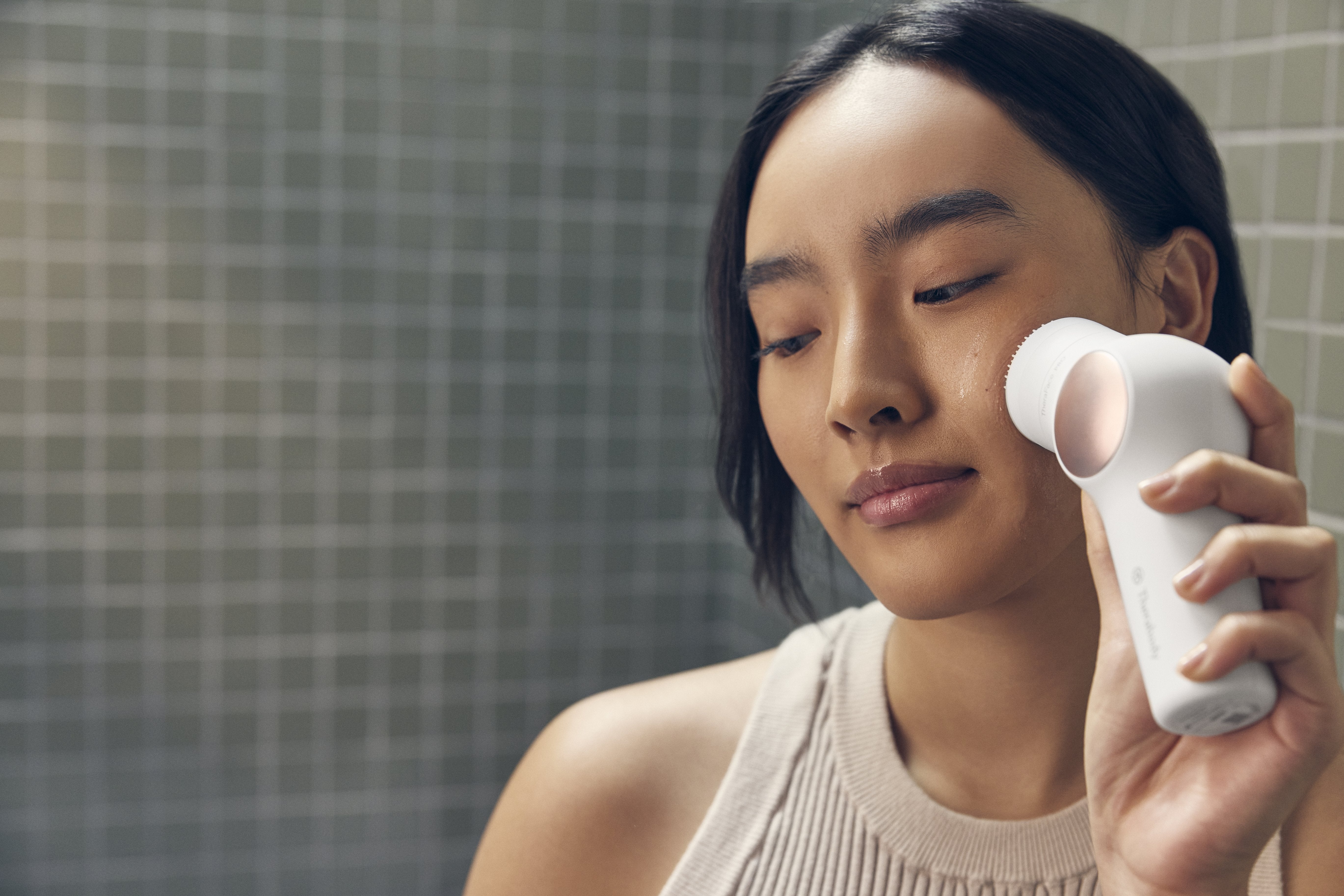 Therabody Theraface Pro Masajeador Cara Blanco