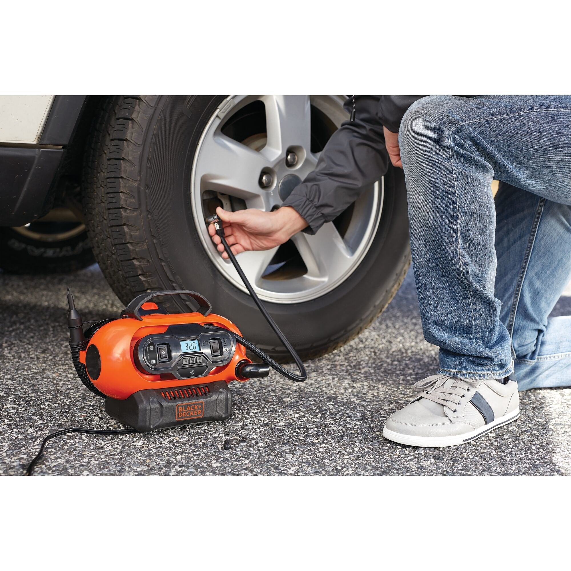 EAN 5035048661628 - Black & Decker BDCINF18N-QS compresor de aire 160 l/min Bomba de aire/conexión a la toma del encendedor imagen 5