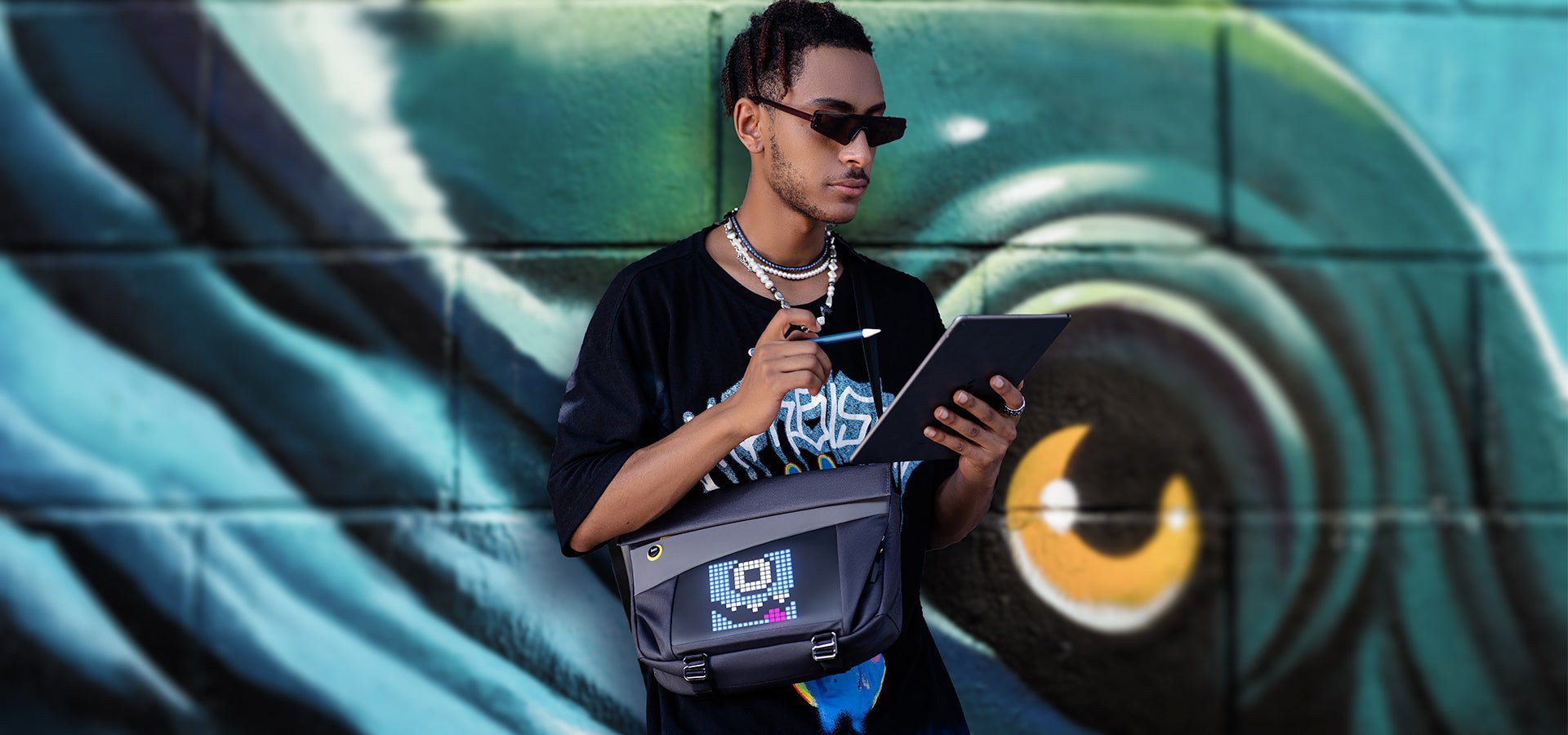 Divoom: Bolso Bandolera Slingbag-V Pixel Art Led - Negro