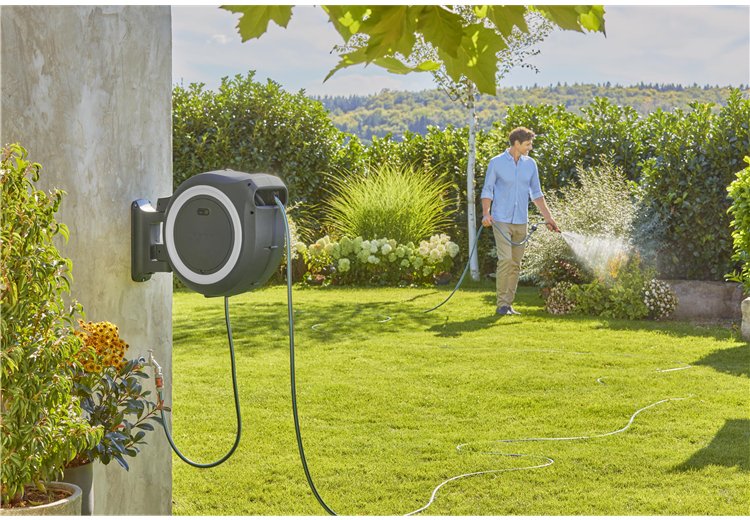 Caja Portamangueras De Pared A Batería Gardena Powerroll Xl 18v P4a, 35 Metros, Enrollador De Manguera Gris/Blanco, Batería Li-Ion 2,5ah, Power For All Alliance 18642-20