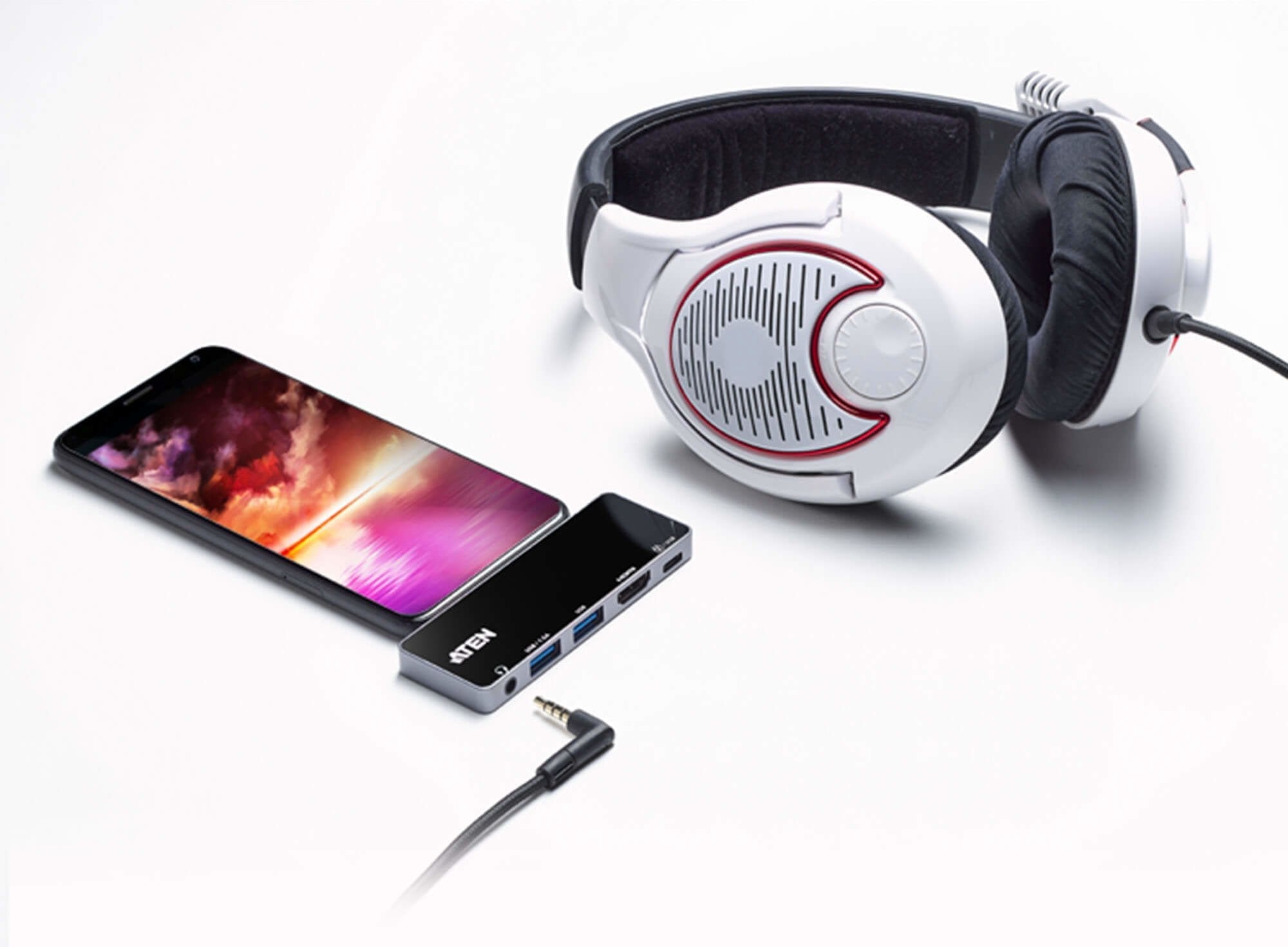 Aten Uh3238 Travel Dock 5 Usb-C Con Paso De Alimentación
