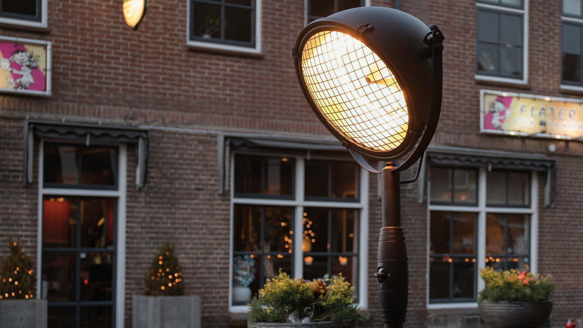 Sunred Calefactor Rss19, Infrarrojo De Pie Indus Bright, 2100 W, Negro