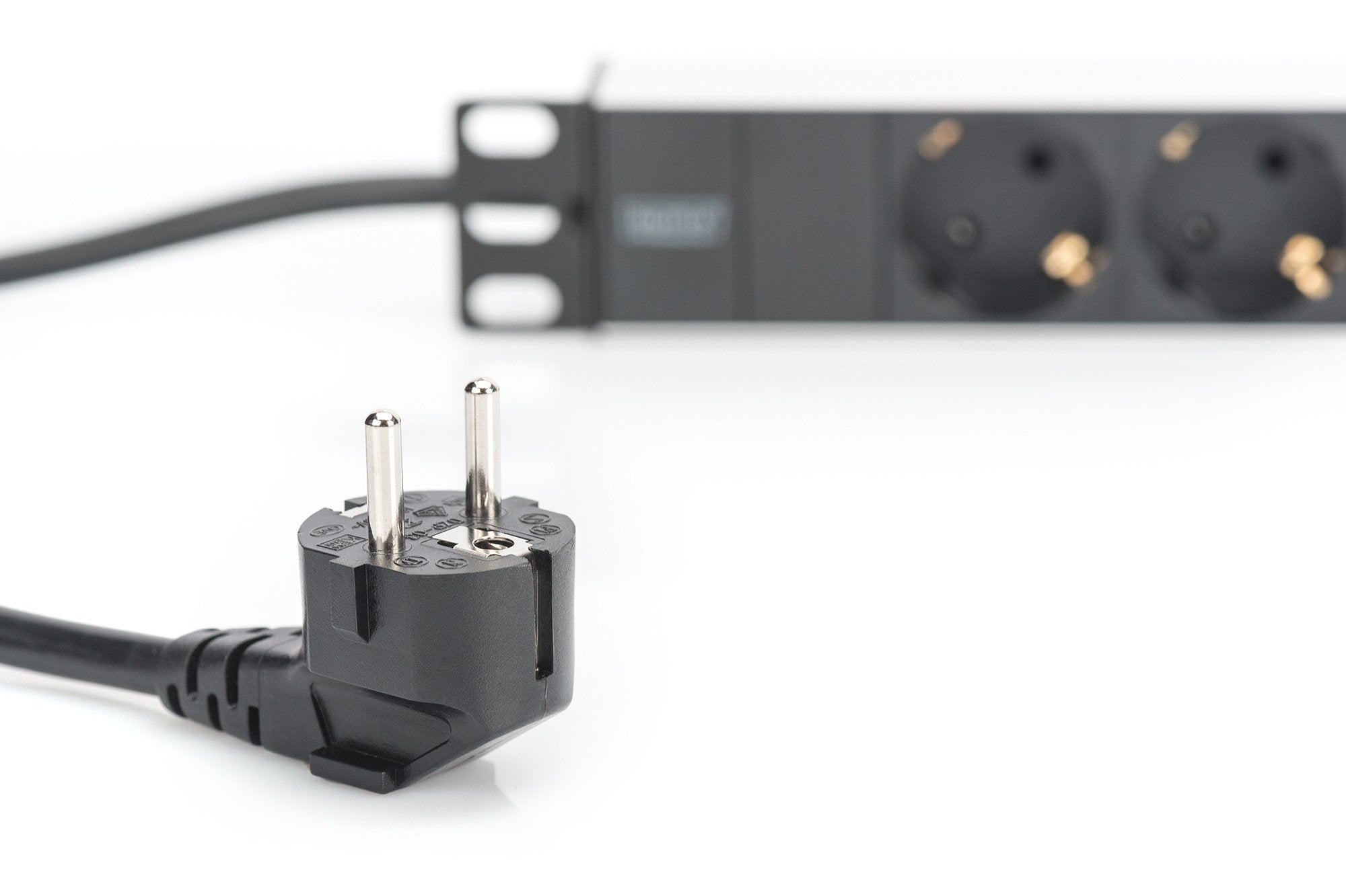 EAN 4016032280712 - Digitus DN-95411 base múltiple 3 salidas AC Negro imagen 6