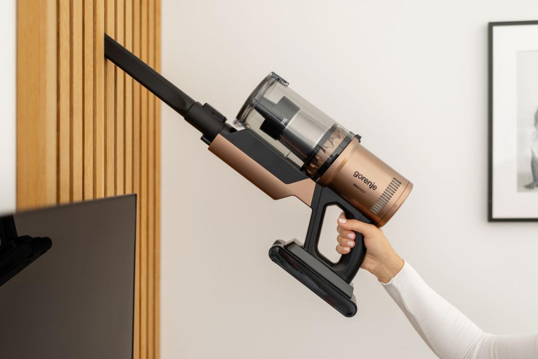 EAN 3838783075864 - Gorenje SVC259449NDCO Aspiradora escoba 2 en 1 Batería Secar HEPA Sin bolsa 0,6 L 350 W Cobre imagen 40