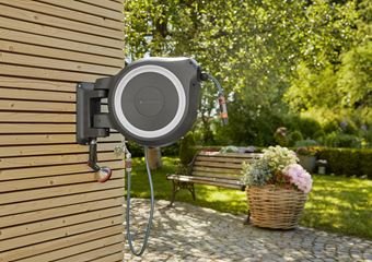 EAN 4078500052054 - Gardena RollUp L Carrete de pared Automático Negro, Azul, Gris imagen 4