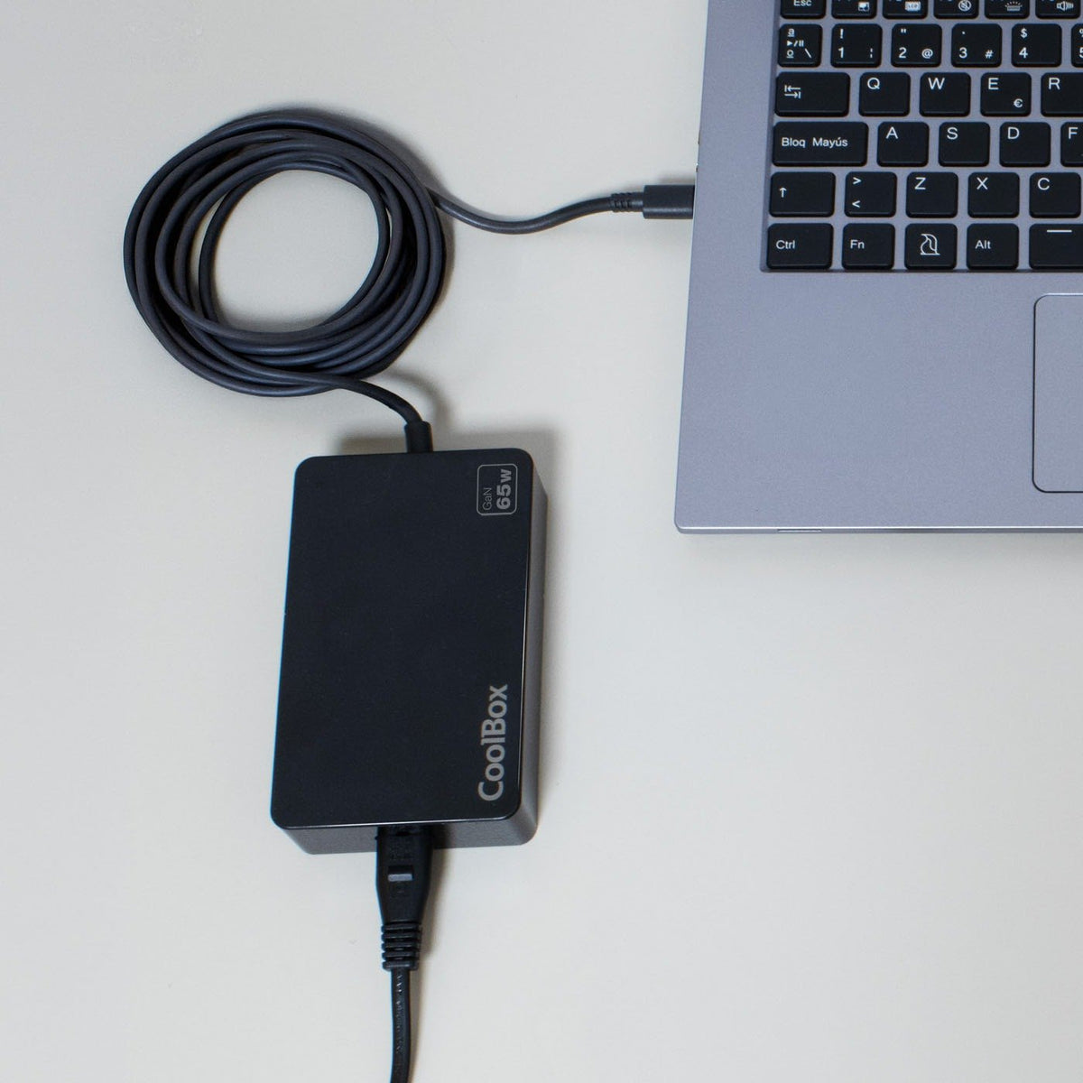 Coolbox Cargador Portatil Gan Usb-C 65w