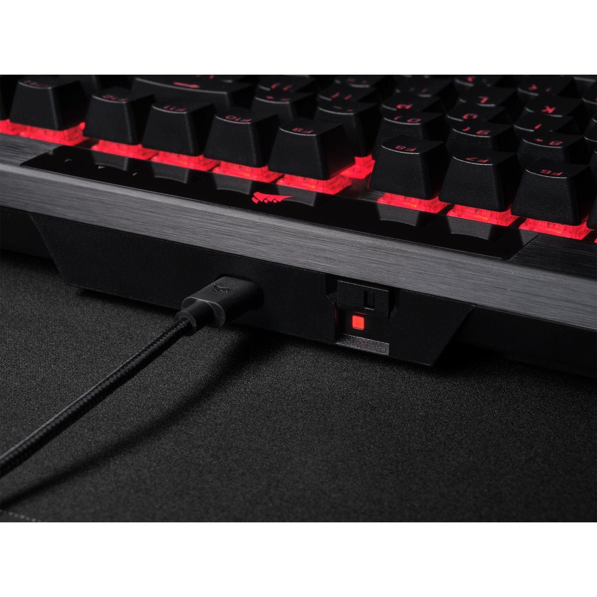 Teclado Gamer Mecánico (Cherry Corsair Opx) Corsair K70 Pro Rgb (Negro)