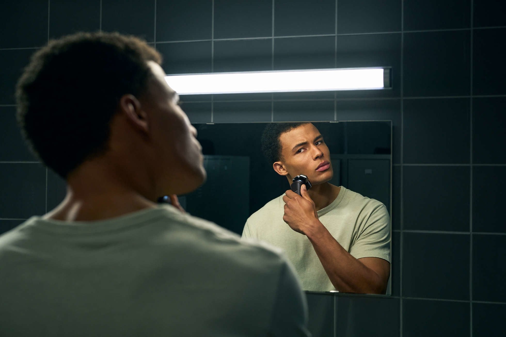 EAN 8720689008051 - Philips SHAVER Series 5000 S5889/11 afeitadora Máquina de afeitar de rotación Recortadora Marrón imagen 6