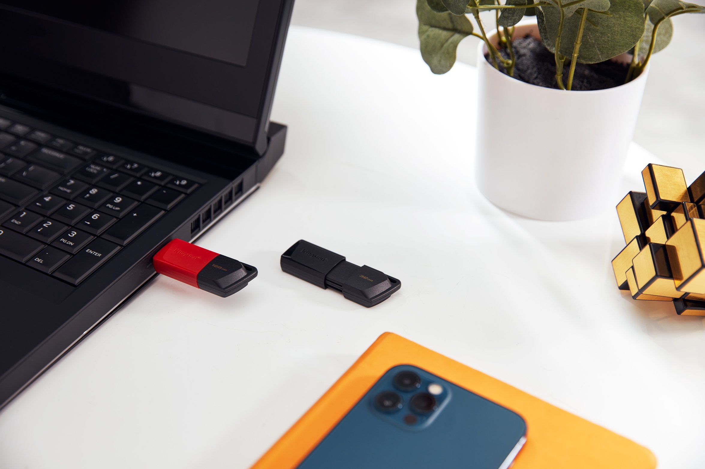 EAN 0740617326376 - Kingston Technology DataTraveler Exodia M unidad flash USB USB tipo A 3.2 Gen 1 (3.1 Gen 1) Negro, Rojo imagen 14
