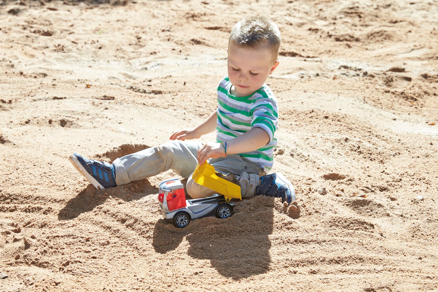 EAN 4006942841103 - Lena Truckies Dump Truck imagen 7