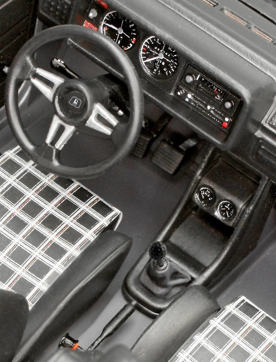EAN 4009803070728 - Revell VW Golf 1 GTI Modelo a escala de coche Kit de montaje 1:24 imagen 2