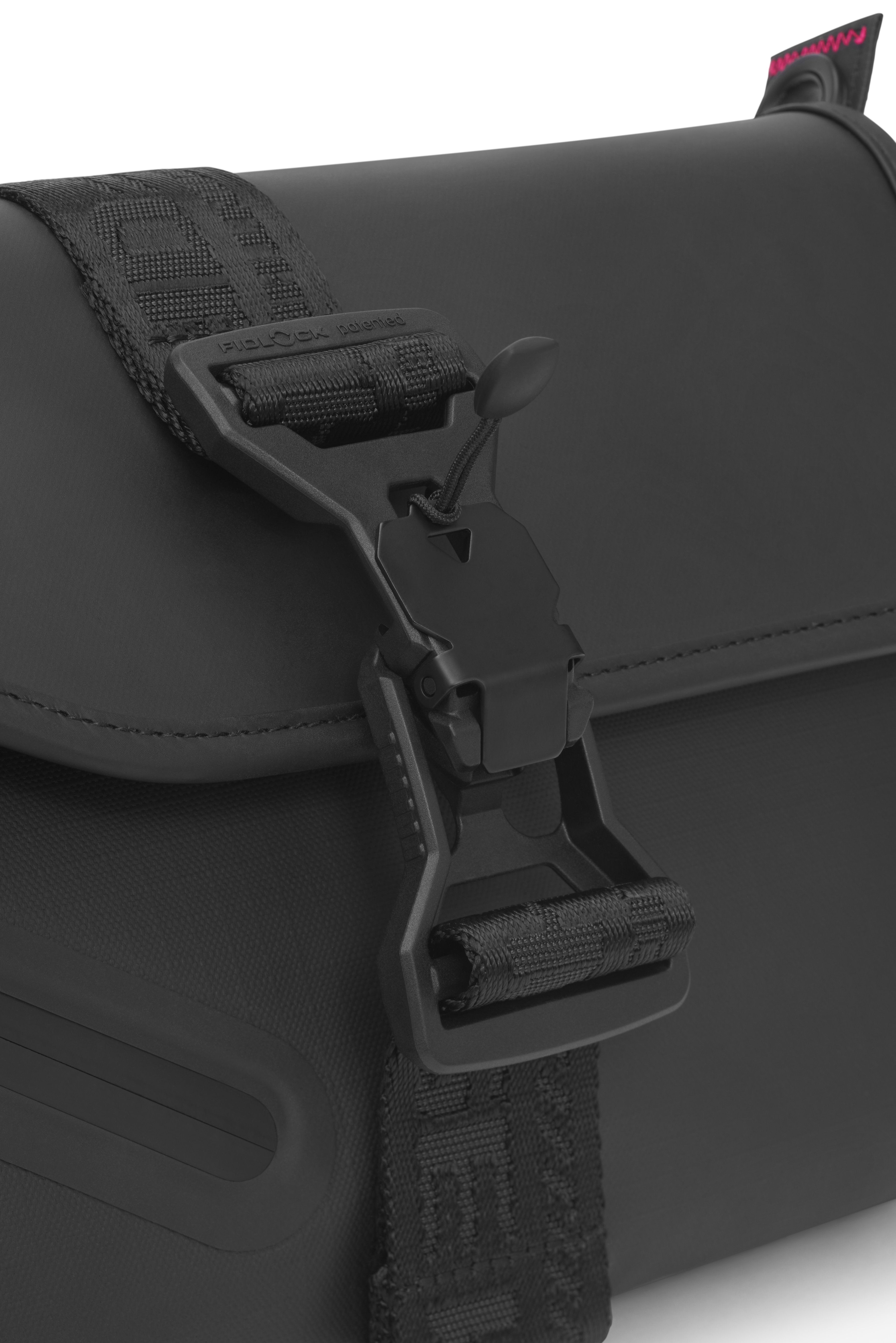 EAN 4711387219294 - ASUS ROG SLASH Sling Bag 2.0 Poliéster, Poliuretano (PU), Termoplástico de poliuretano (TPU) Negro, Azul, imagen 9