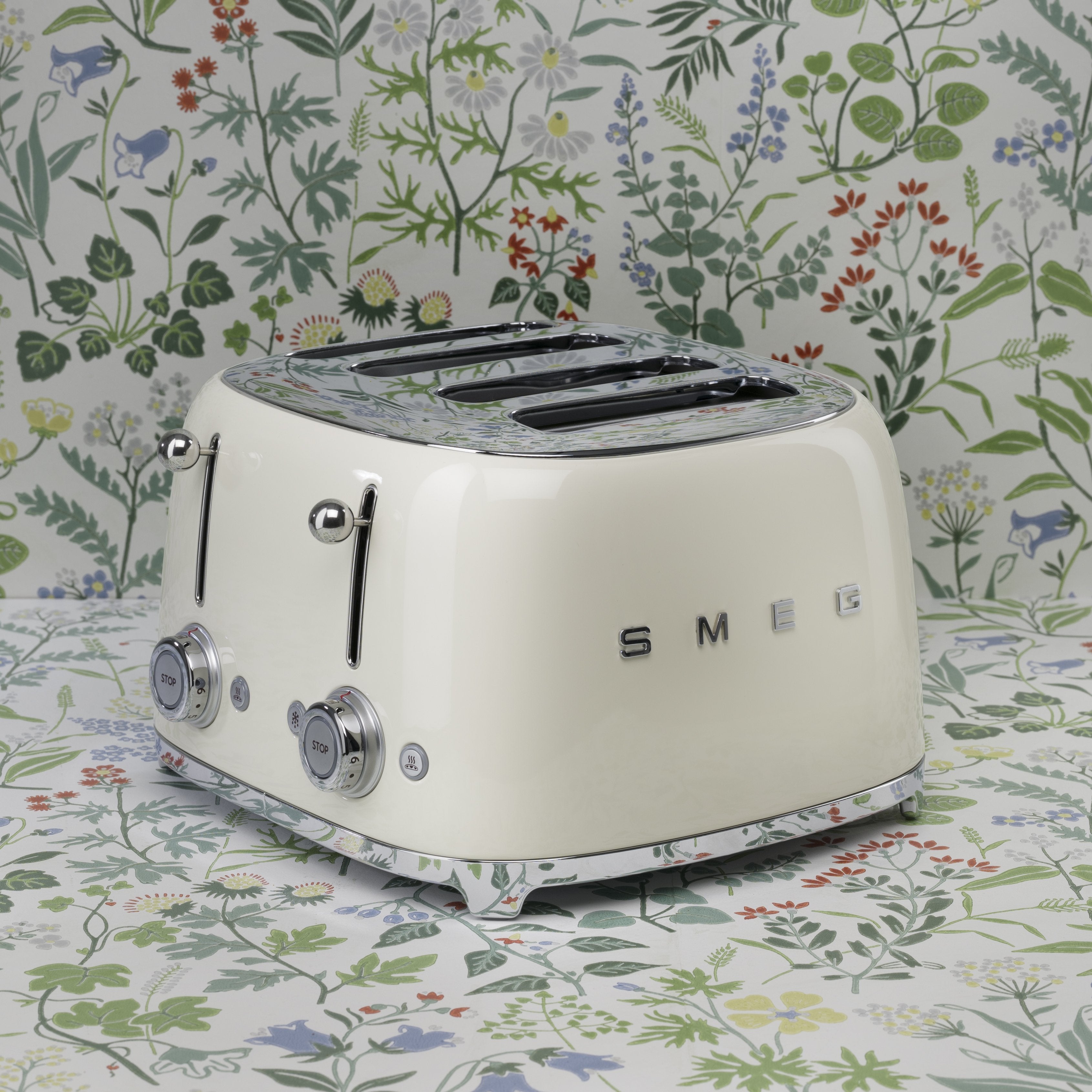 EAN 8017709263348 - Smeg TSF03CREU tostadora 6 4 rebanada(s) 2000 W Crema de color imagen 12