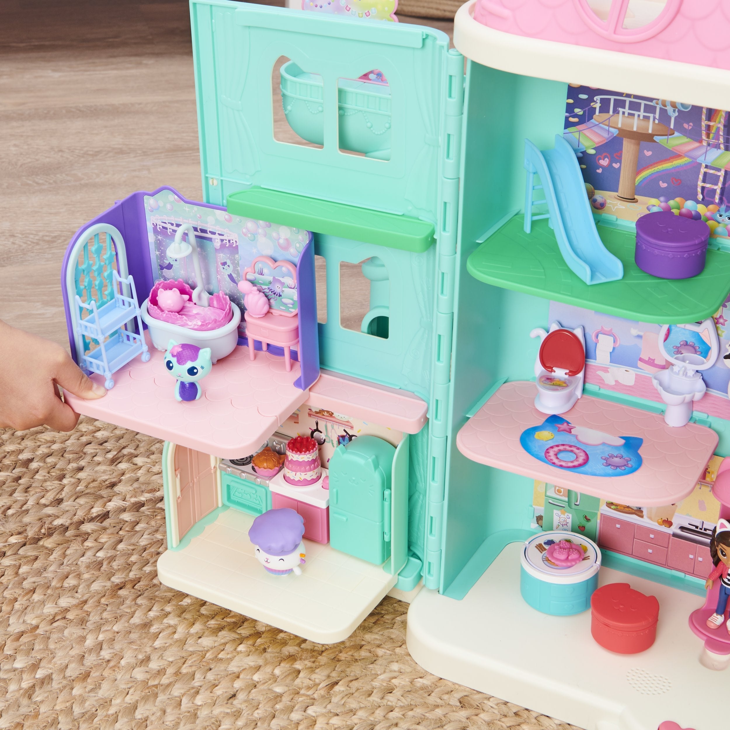 Spin Master Gabby'S Dollhouse Deluxe Room Baño Con Figura De Mono 6062036