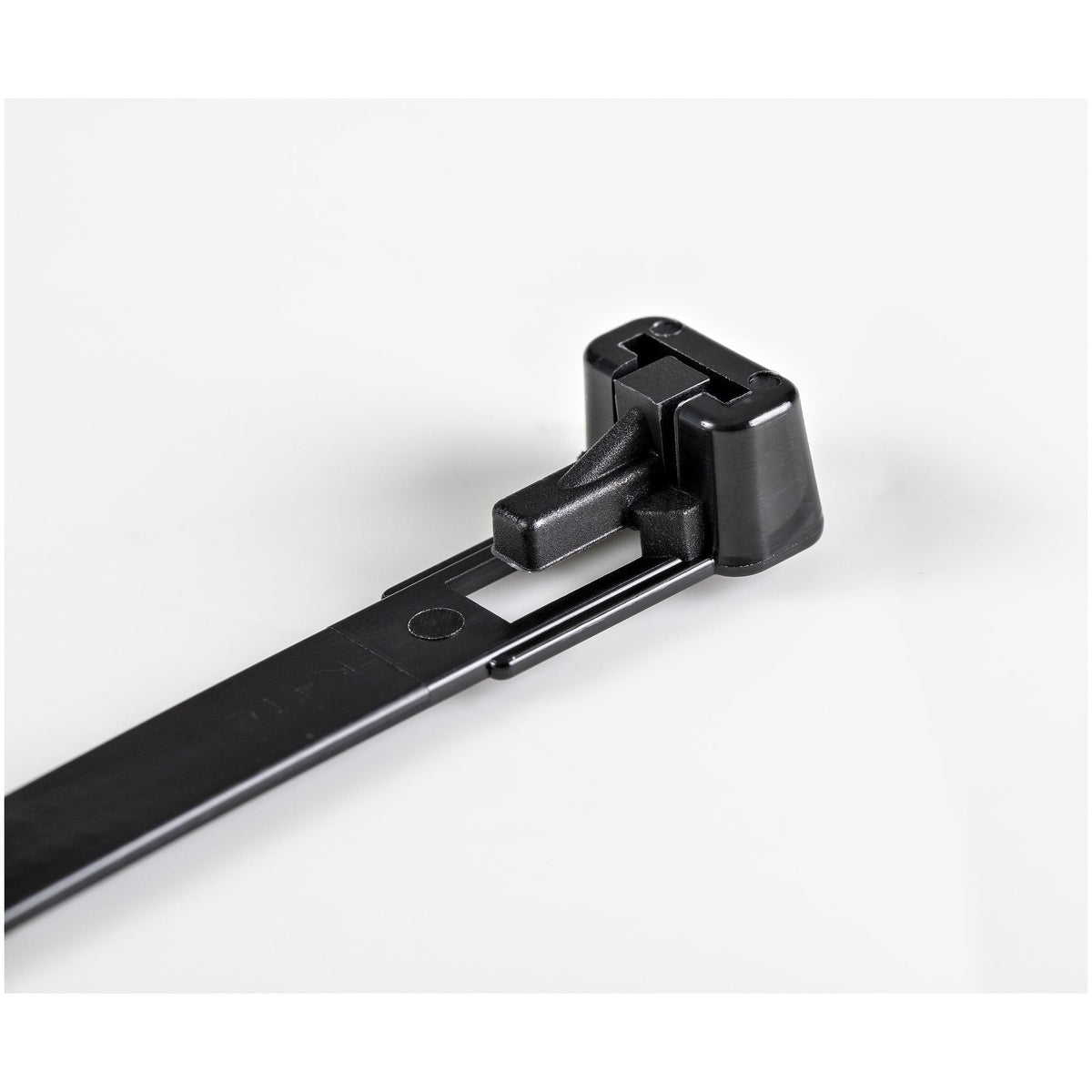 Startech Bridas Reutilizables 25cm 7 Mm 94v-2/Ul, Paquete De 100 - Negras