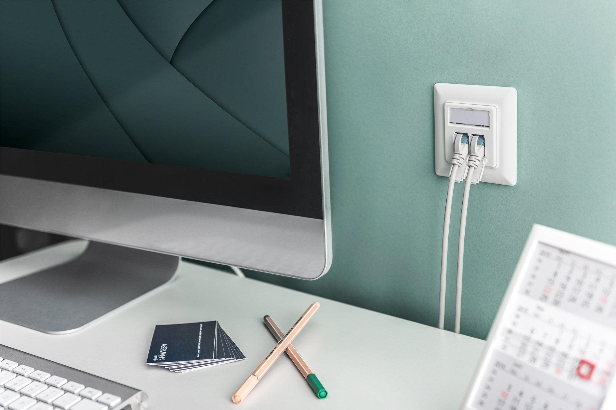EAN 4016032362418 - Digitus DN-93831 placa de pared y cubierta de interruptor Blanco imagen 6