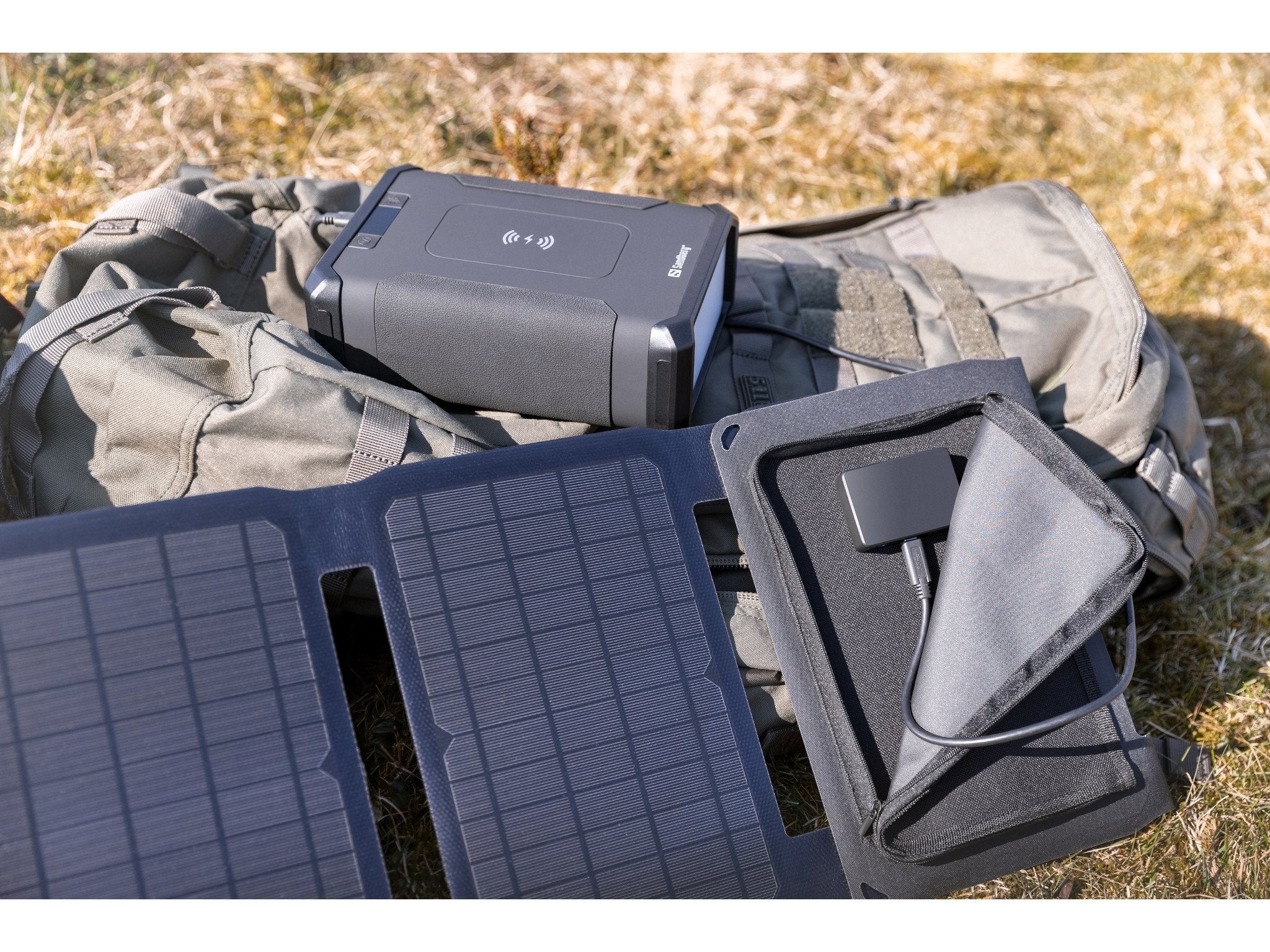 EAN 5705730420672 - Sandberg 420-67 cargador de dispositivo móvil Universal Negro Solar Exterior imagen 6