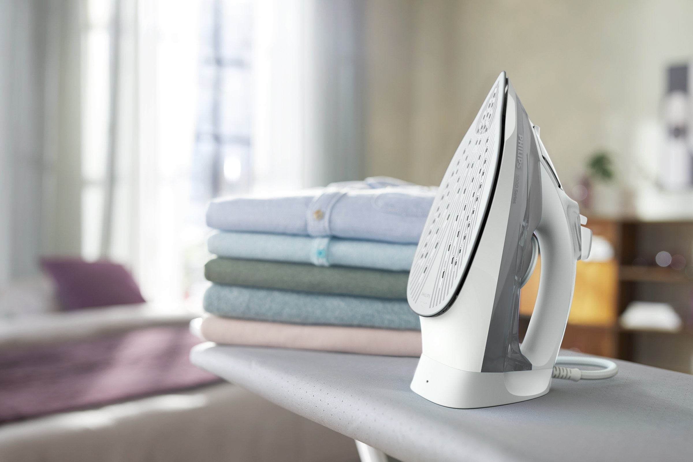 EAN 8710103968047 - Philips 5000 series DST5010/10 plancha Plancha a vapor Suela SteamGlide Plus 2400 W Gris, Blanco imagen 6