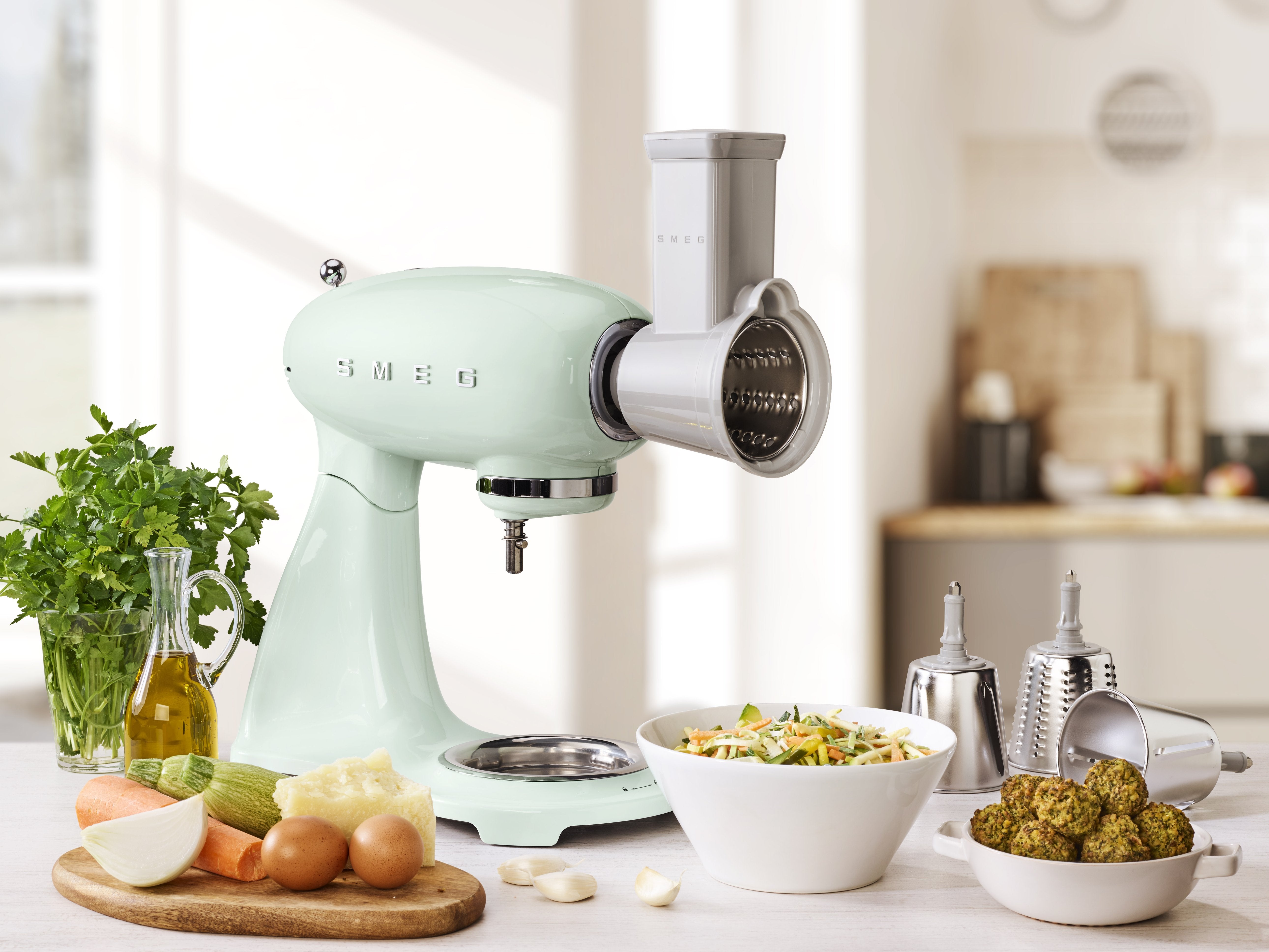 EAN 8017709304492 - Smeg SMF03PGEU batidora Batidora de varillas 800 W Verde imagen 17