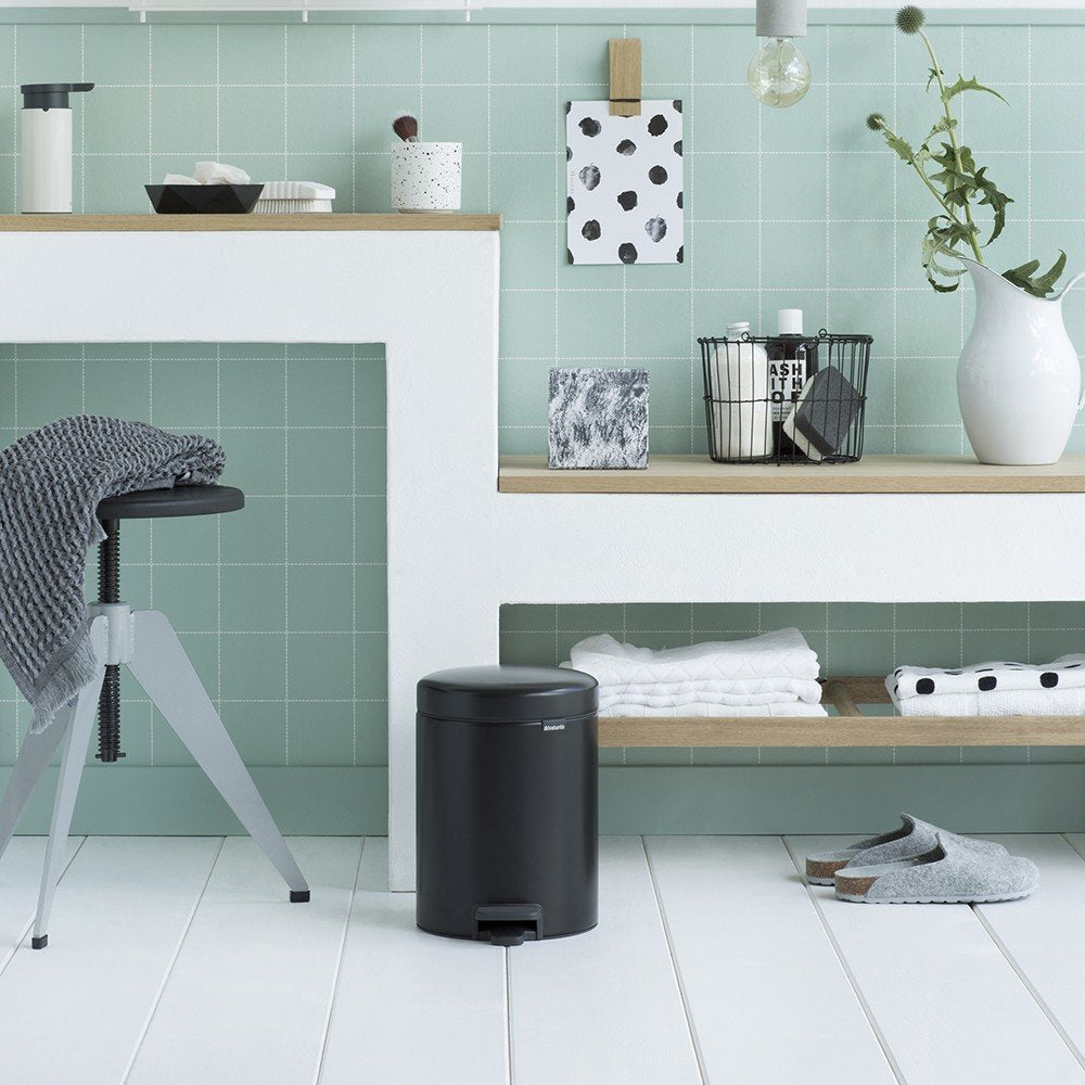 Cubo Pedal Brabantia Newicon 5,0 L Negro Mate