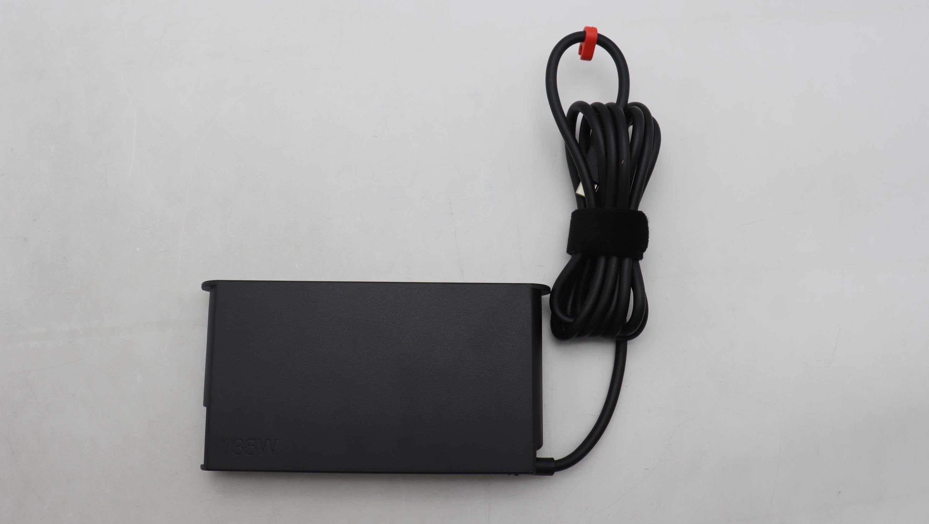 EAN 5715063311493 - Lenovo 5A10W86327 adaptador e inversor de corriente Interior 135 W Negro imagen 2